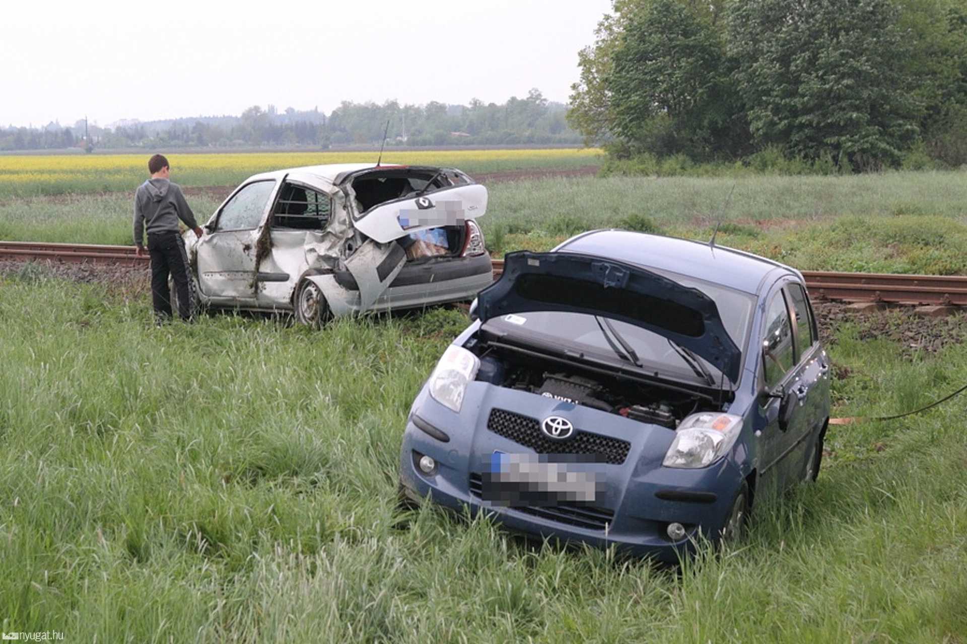 Három autó ütközött a 87-es úton