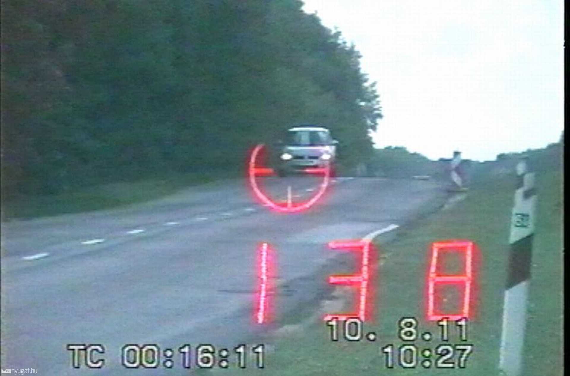 138 km/h a 86-os főúton