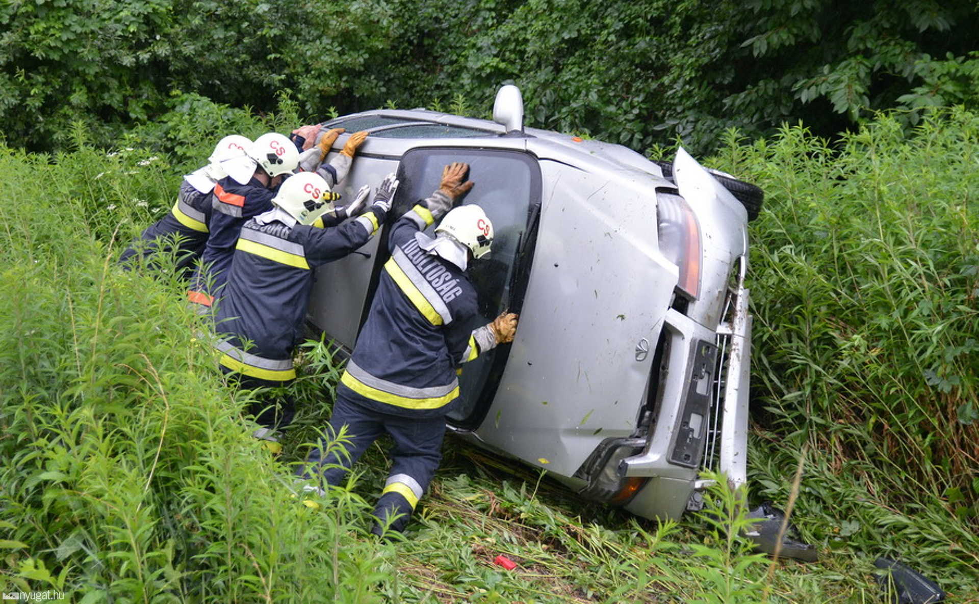 Leszaladt az útról egy Daewoo Csepreg közelében