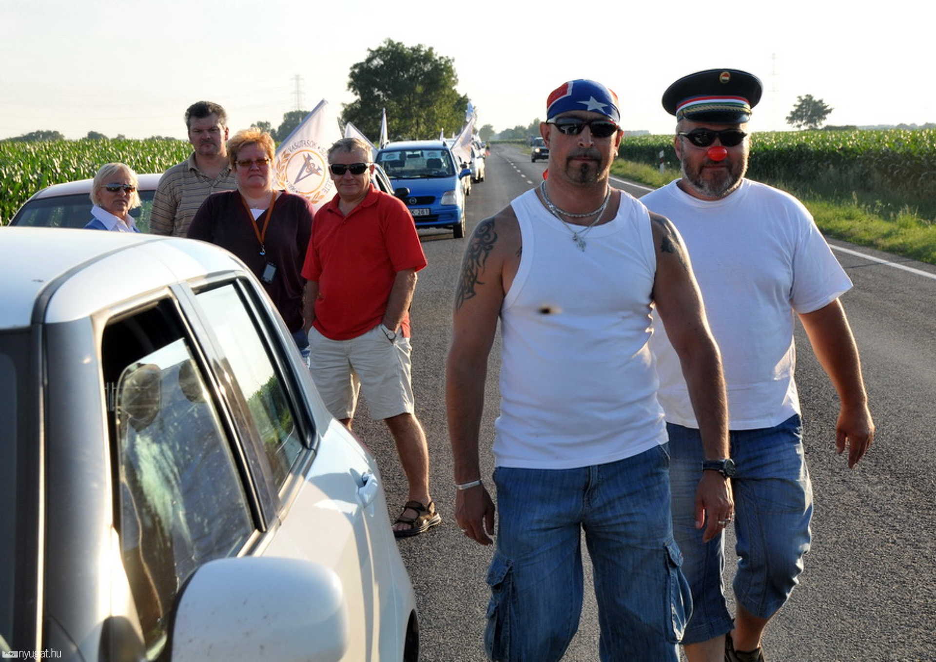 Szakszervezeti demonstráció a 86-os úton, Vépnél