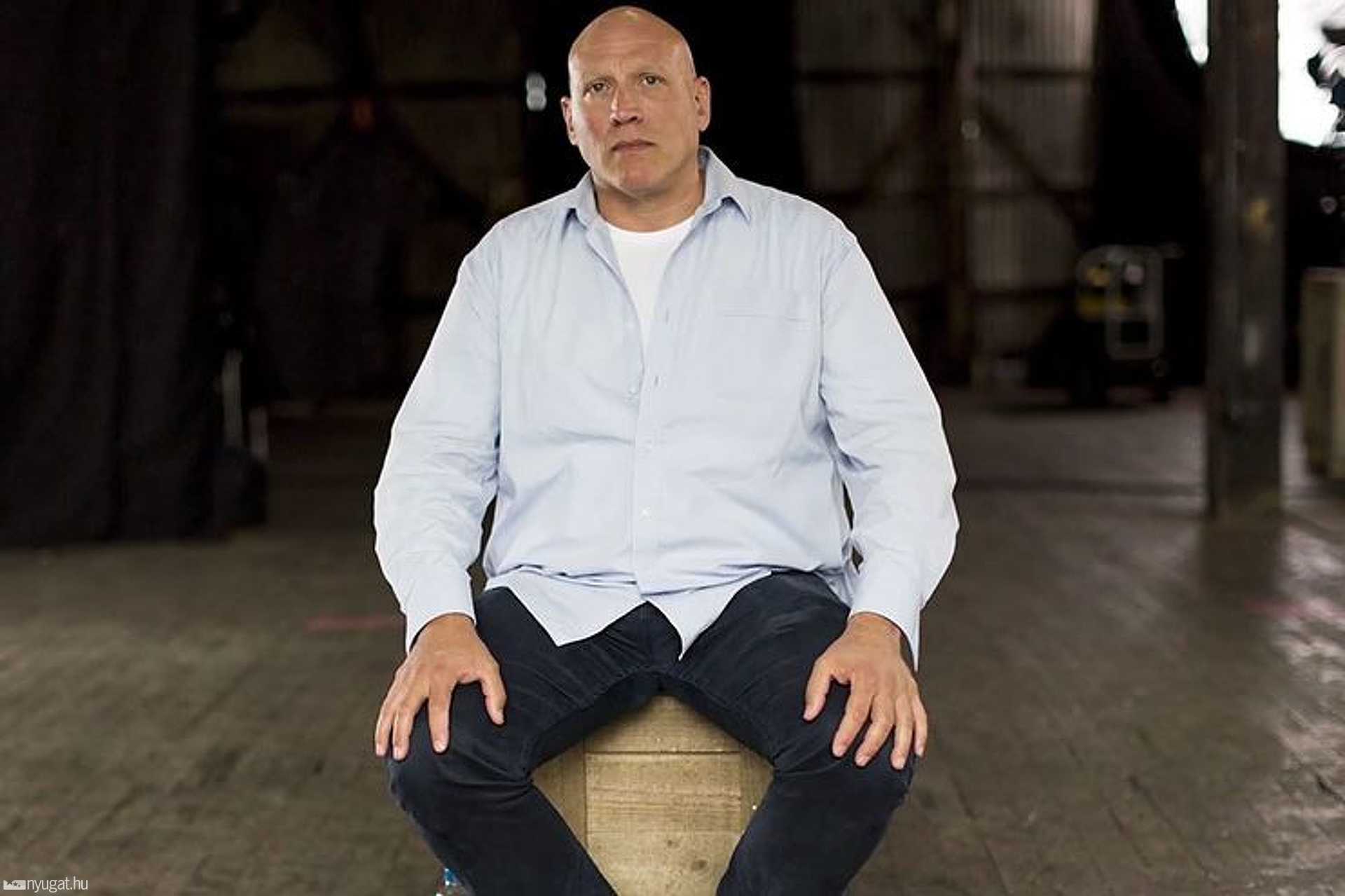 Hat fotós egy alany