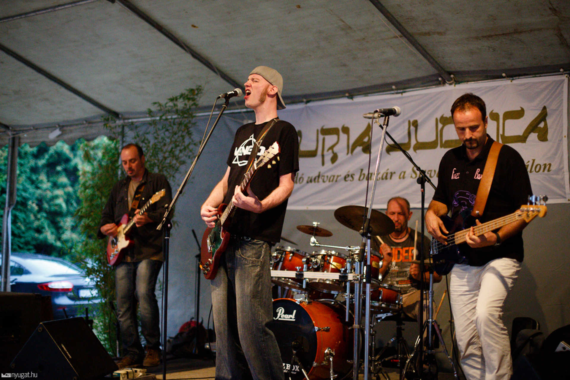 Fuzzbox a Zsidó Udvarban