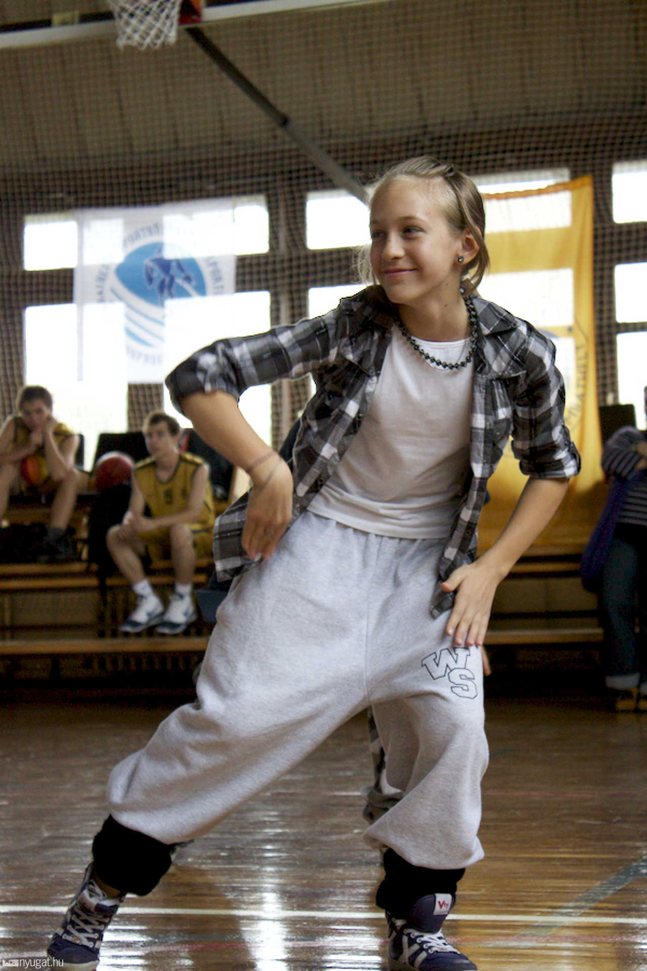 A West Side is fellépett