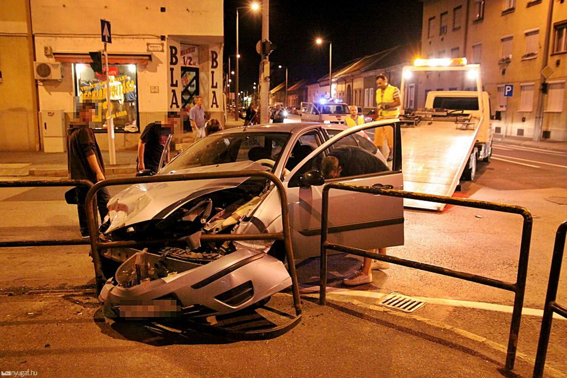 Három autó ütközött Szombathely belvárosában