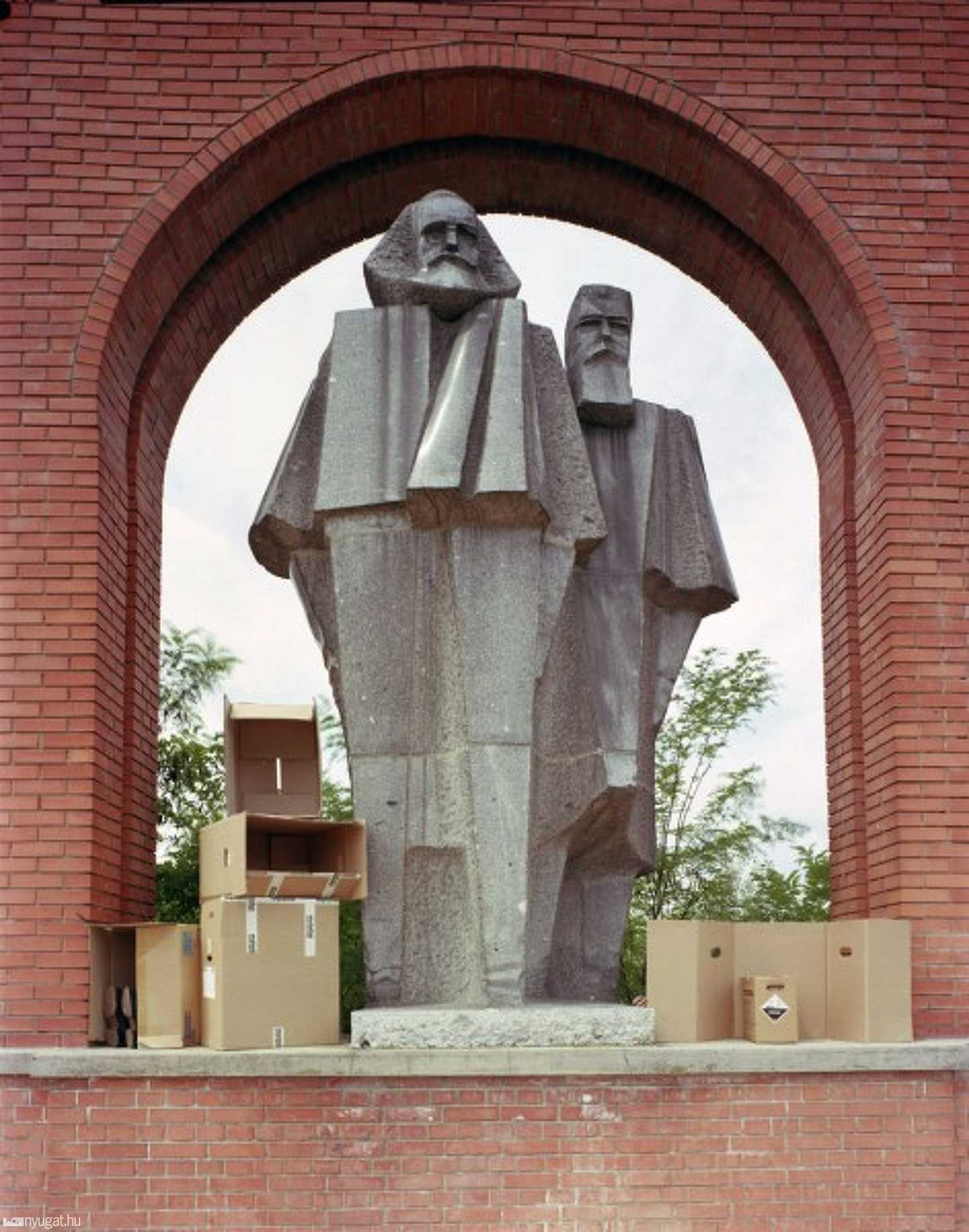 Marx és Engels/Marx & Engels