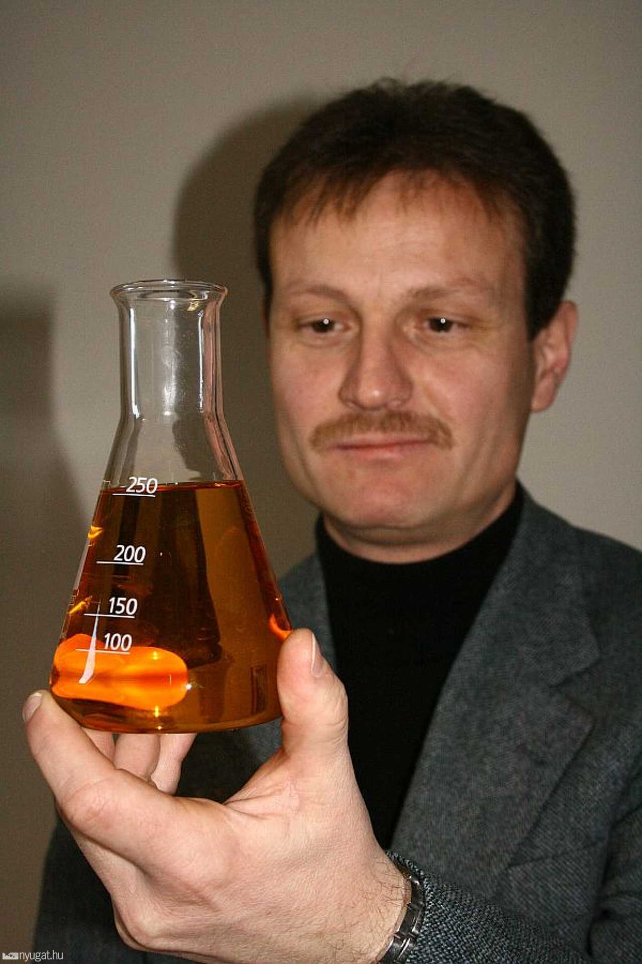 Kovács Miklós az "első terméssel"