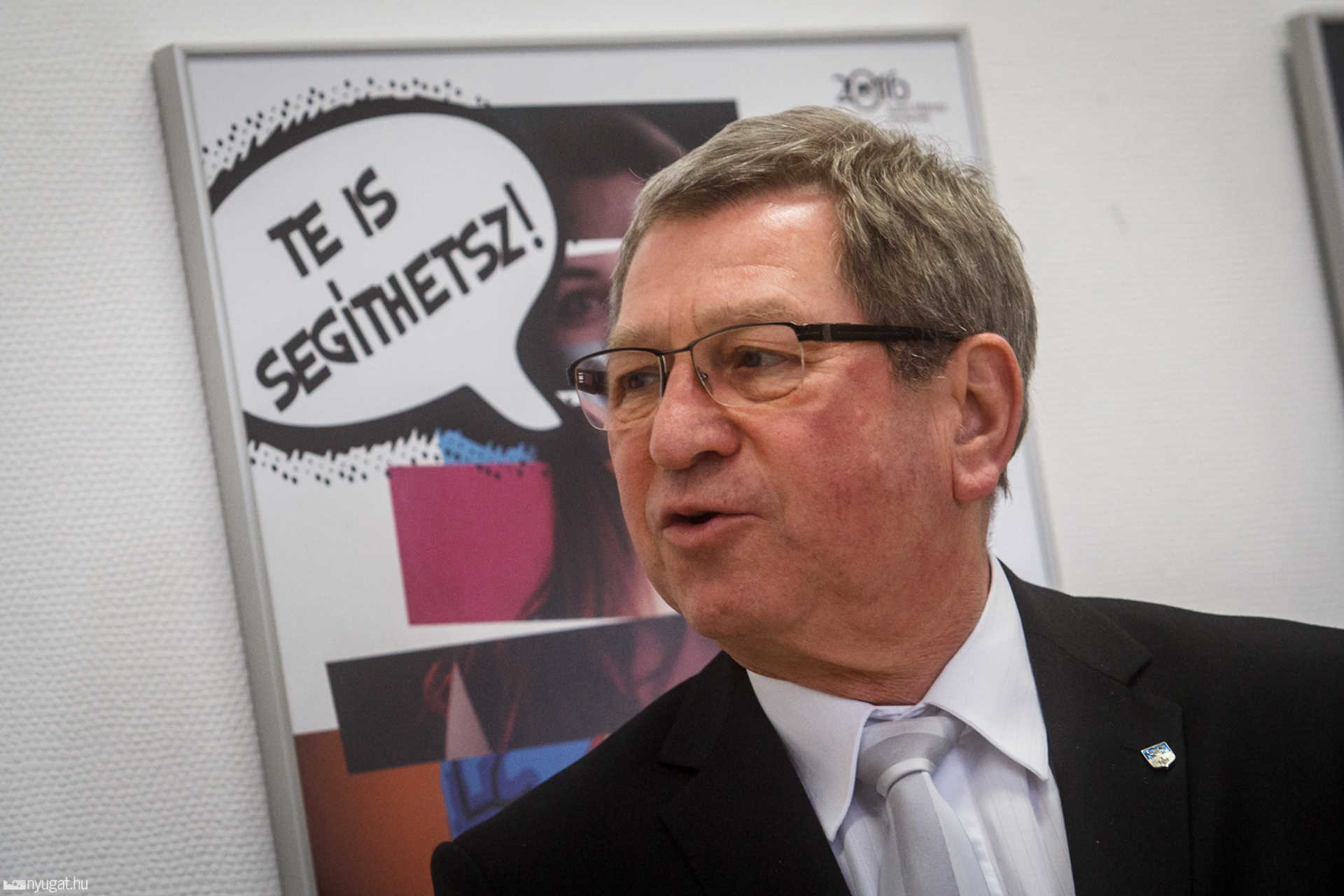 „Mindenkinek legyen egy köpenye” - plakátkiállítás-megnyitó