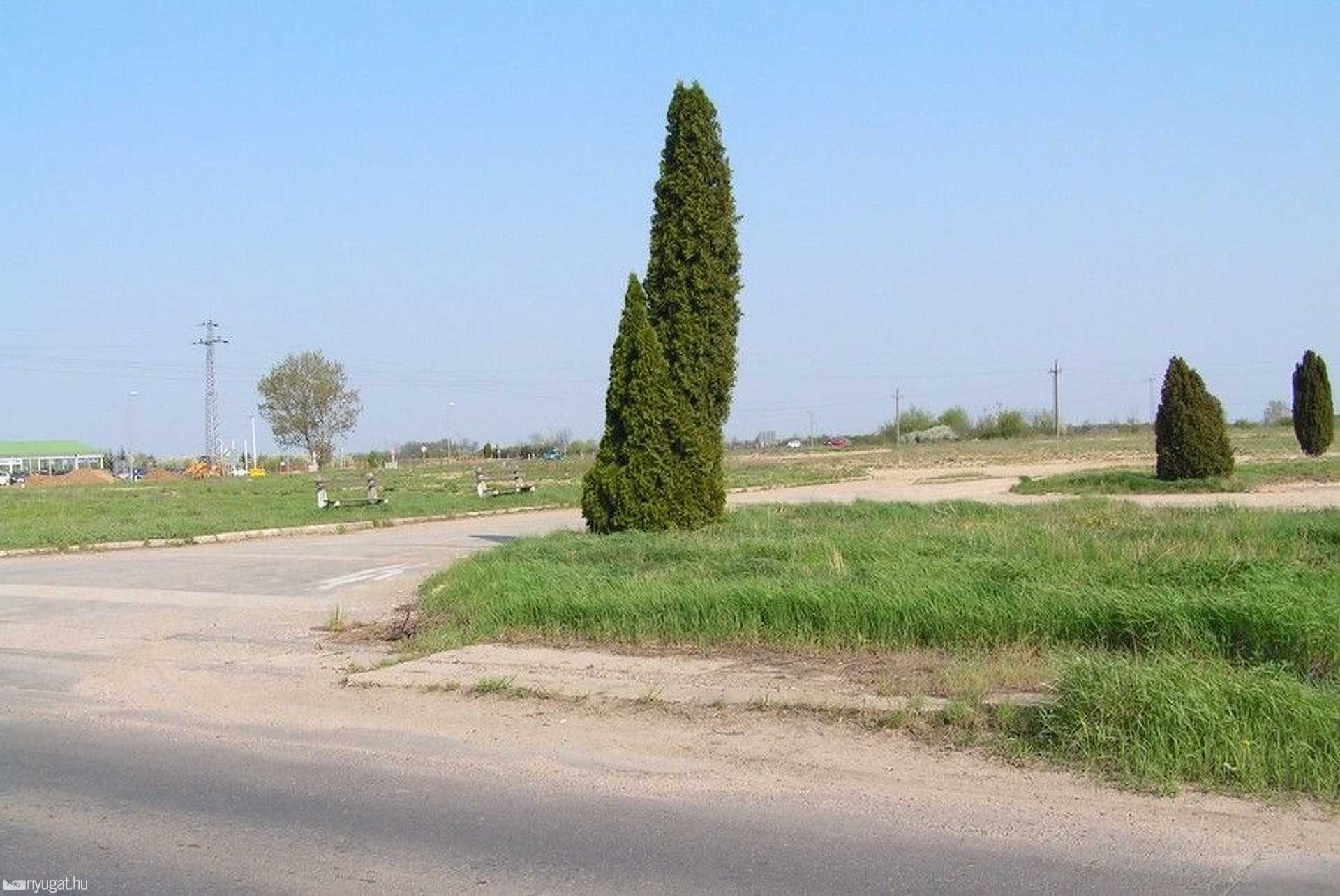 Ezen a helyen egykor a tejüzem épületkomplexuma állt 