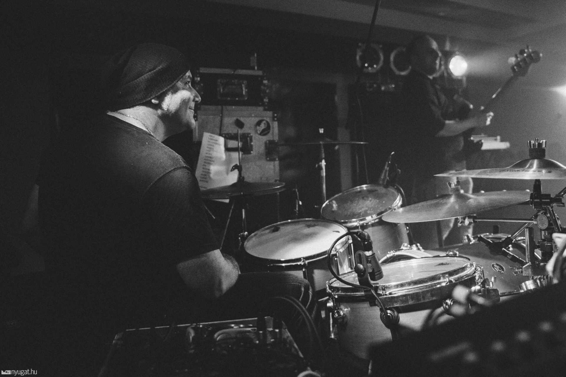 Heaven Street Seven koncert a Savaria moziban