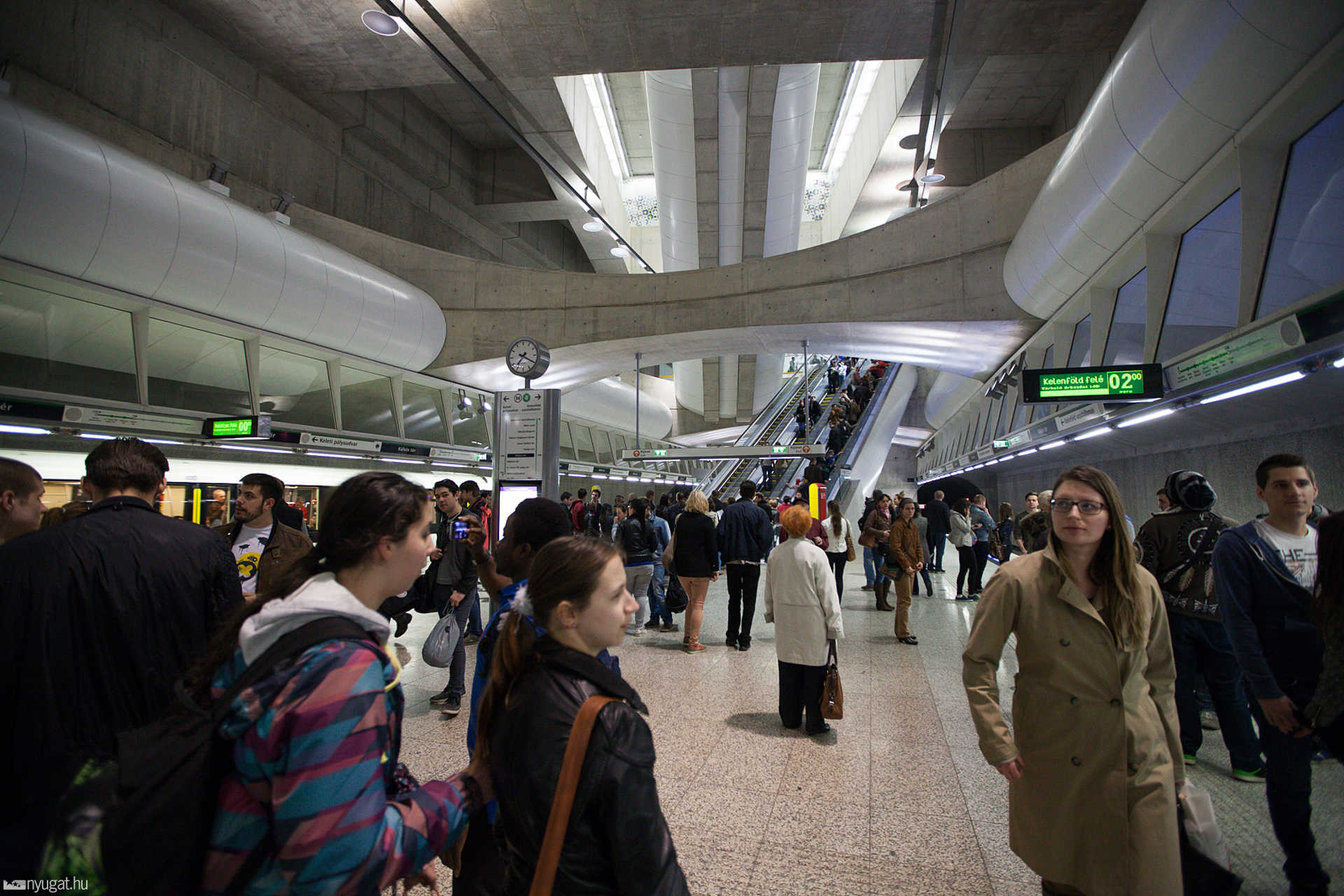 4-es metró az átadás napján