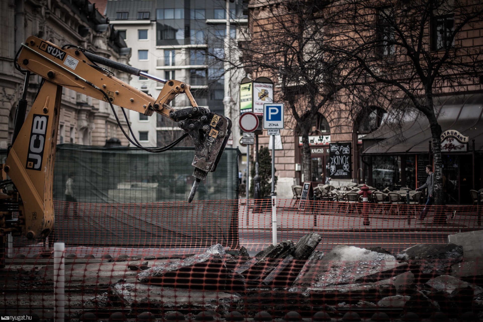 2015 tavaszának Budapestjén az apokalipszis rideg szele fúj keresztül