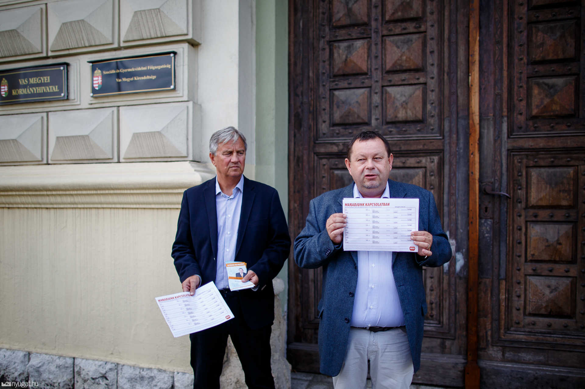 Fidesz sajtótájékoztató az megyeháza előtt