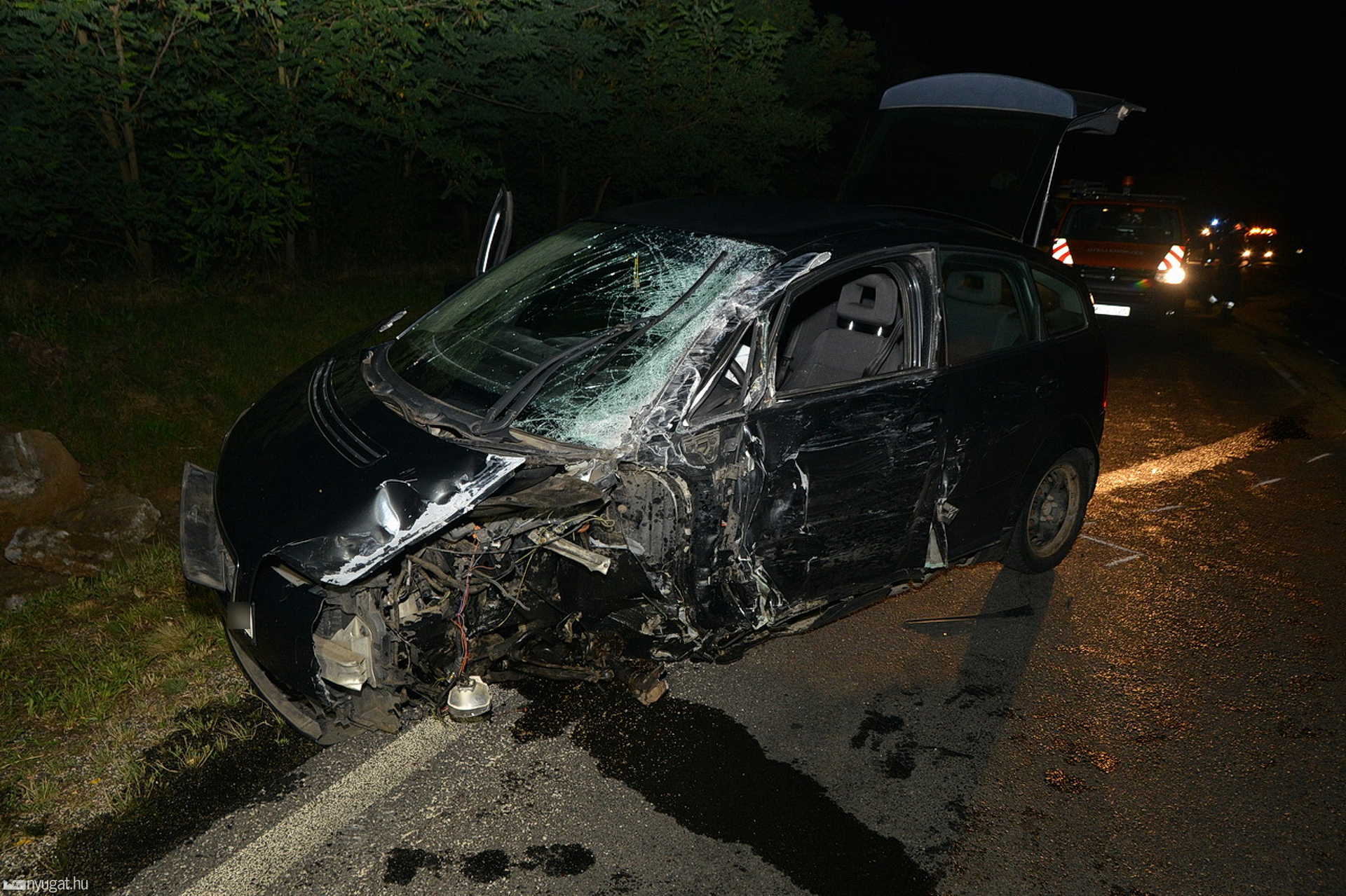 Kisbusz ütközött Audival Kám közelében, a 8-as főúton
