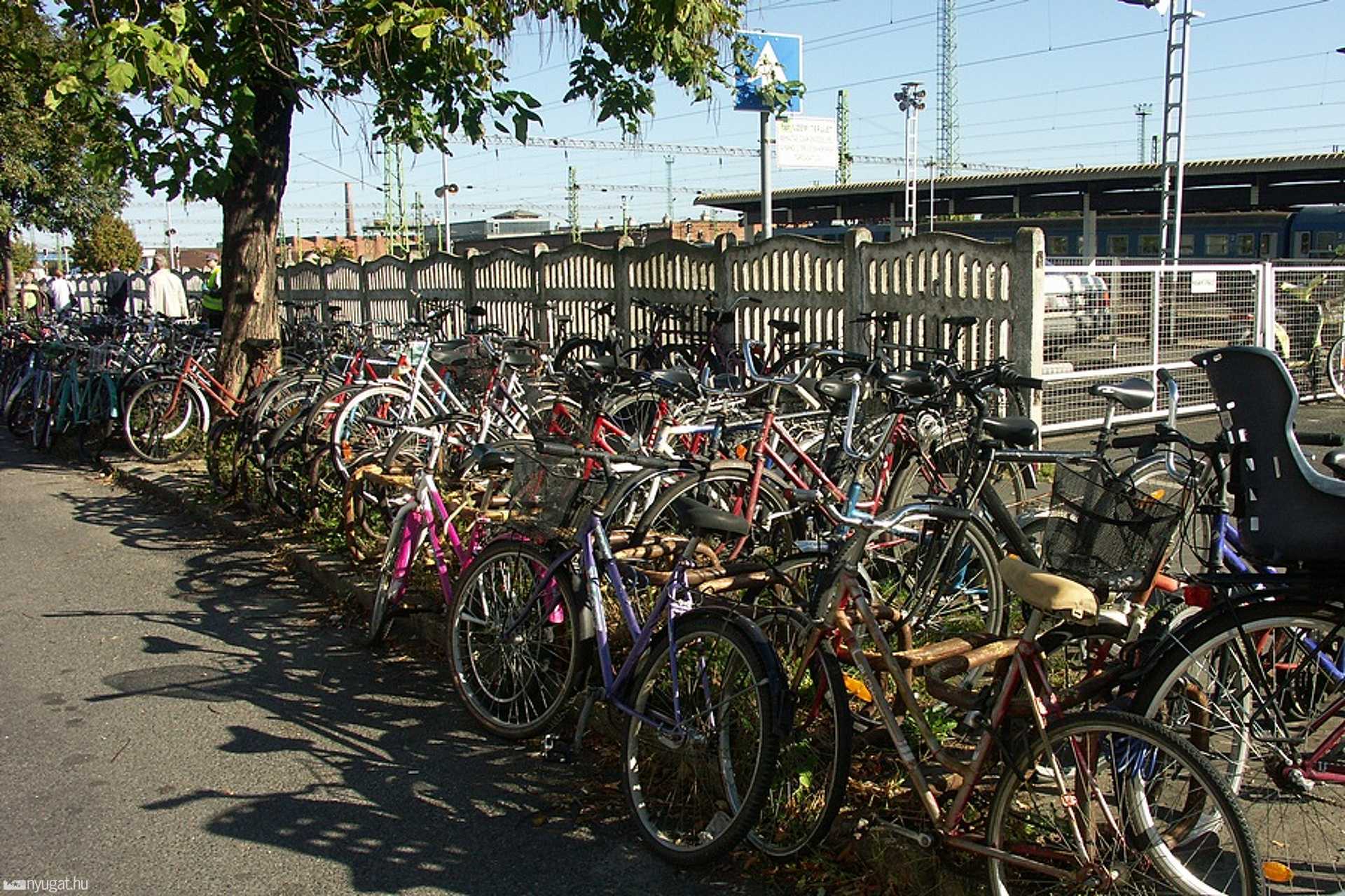 vasút parkolói