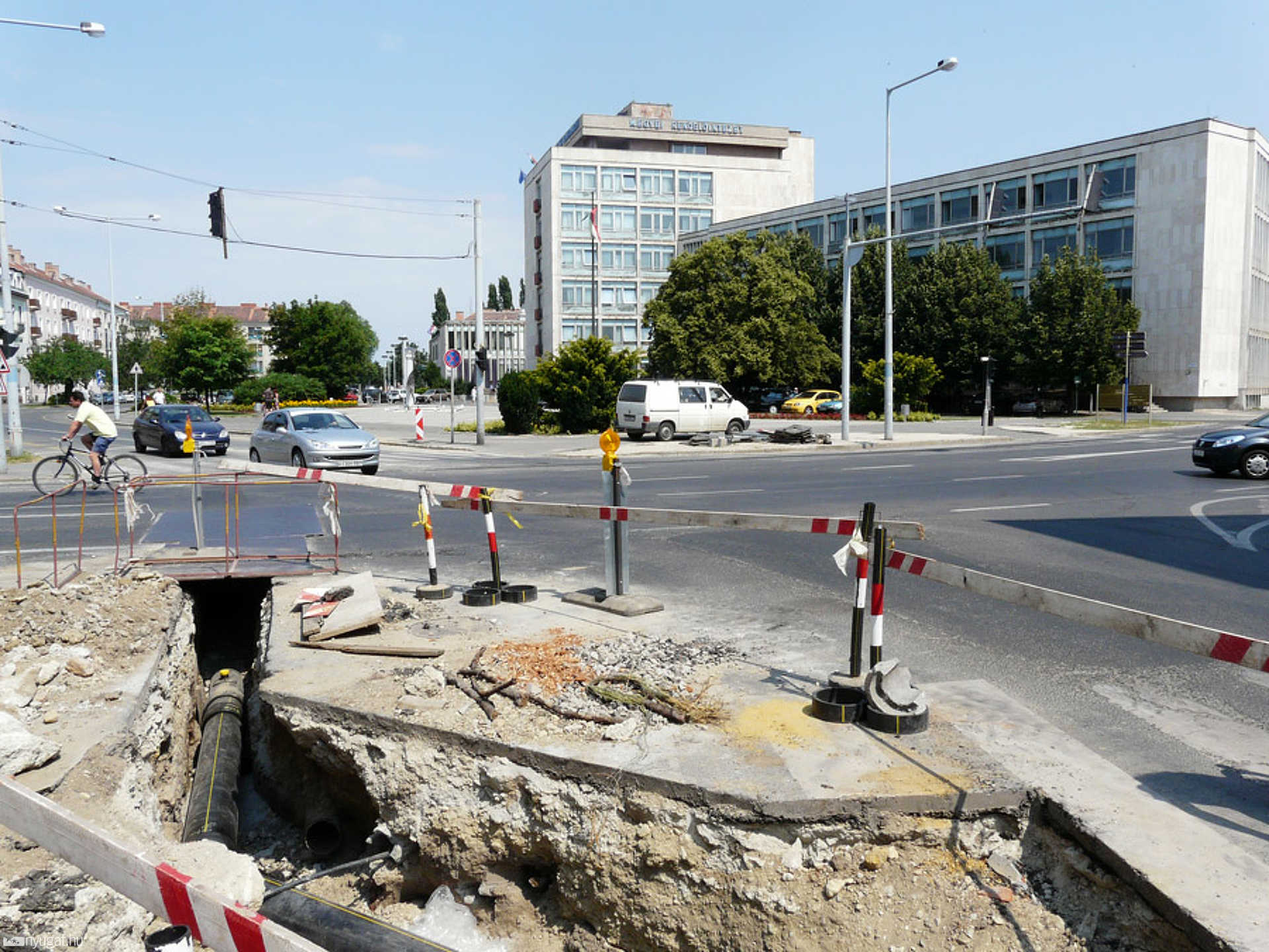 A Március 15-e tér július közepén
