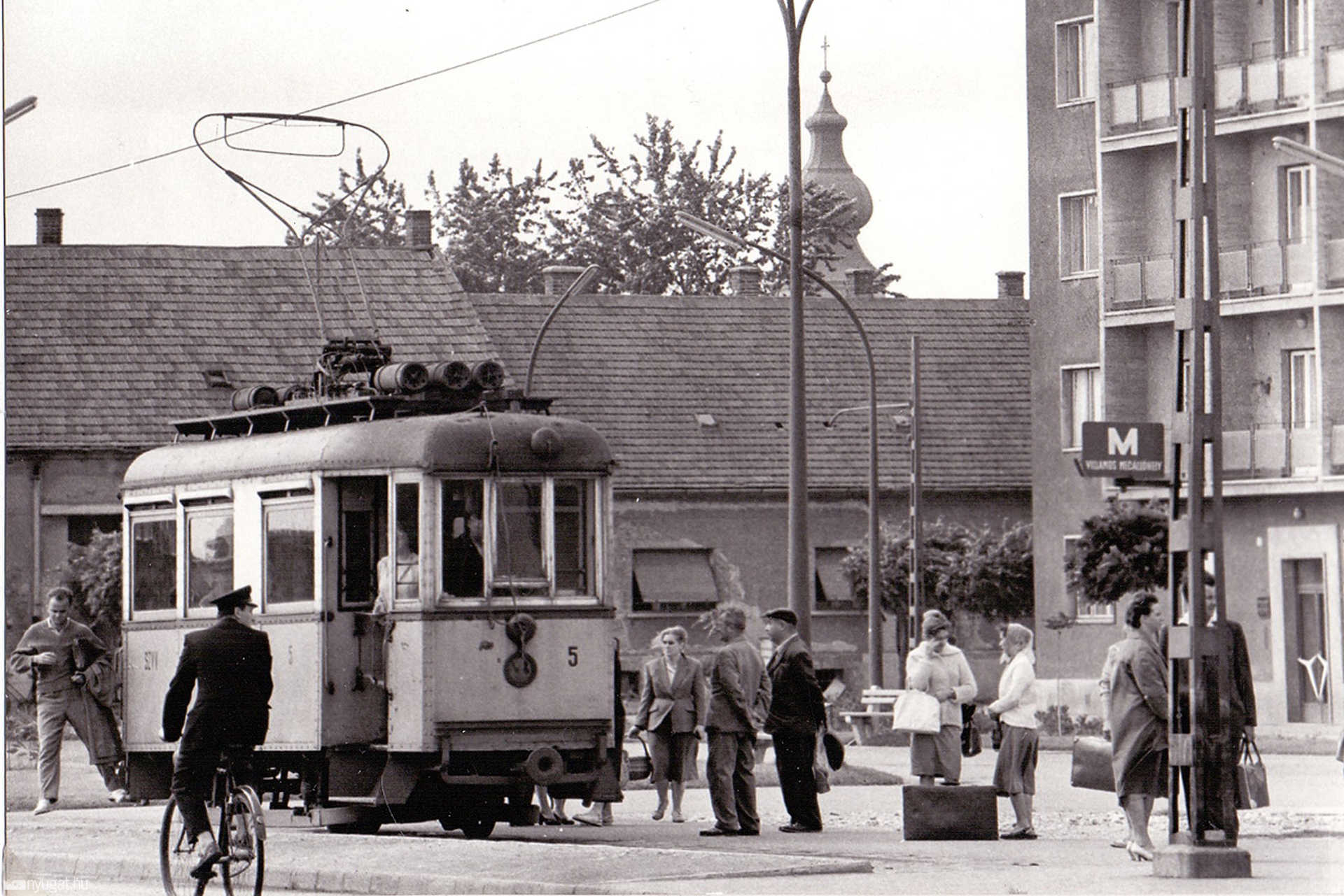 Éhen Gyula tér