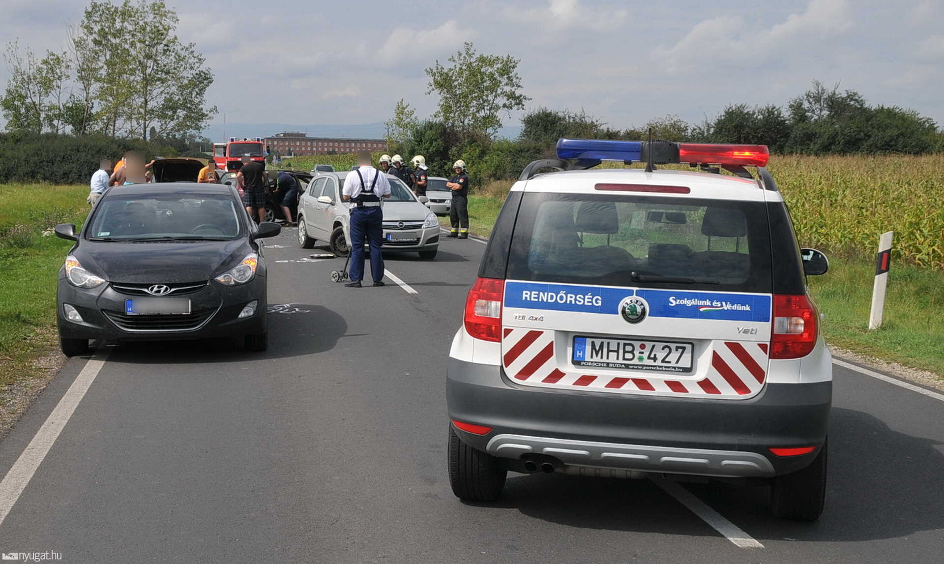 Álló kocsisort tolt egybe az autó a 87-esen, Szombathely határában