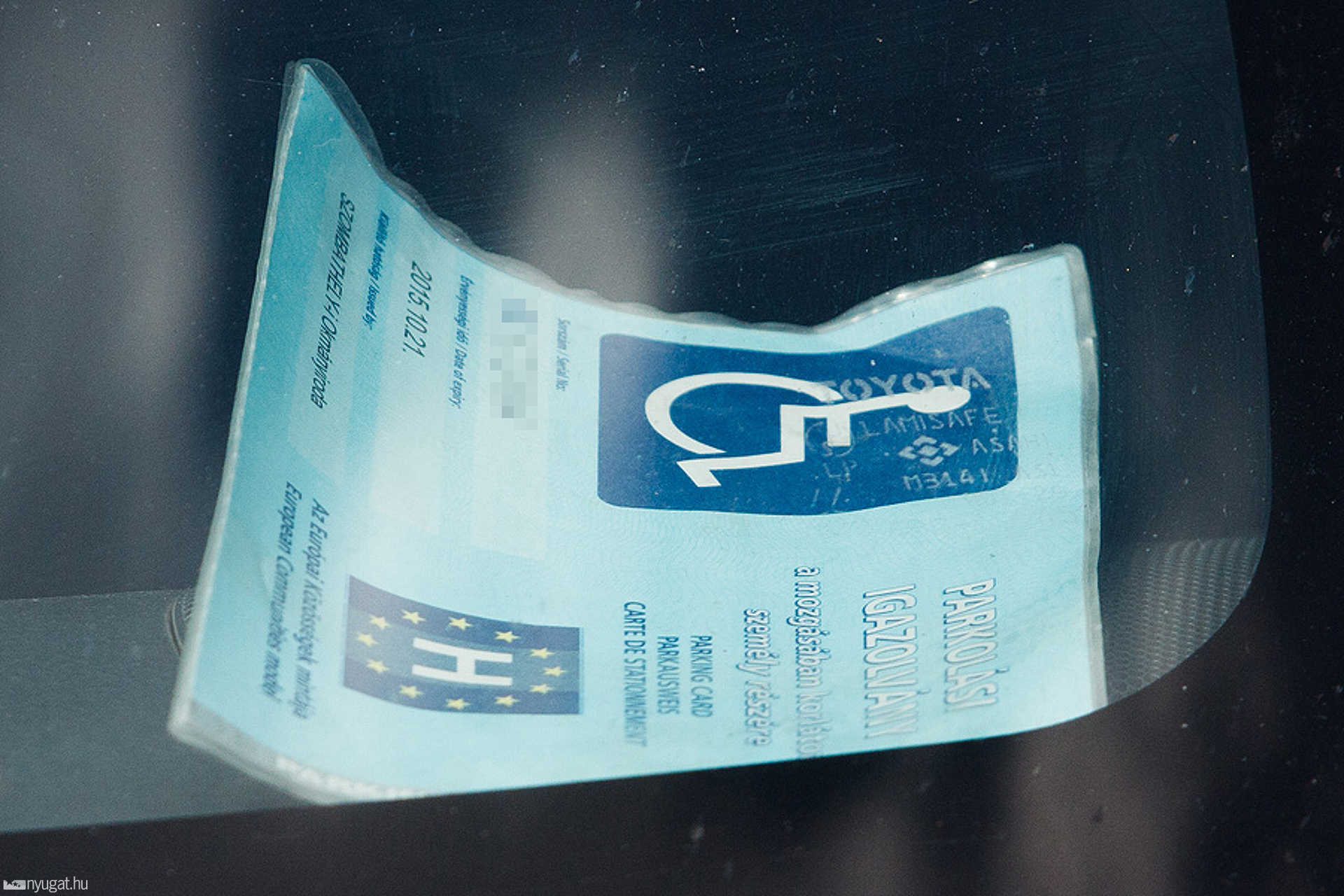 Parkolási igazolvány mozgáskorlátozott személy részére