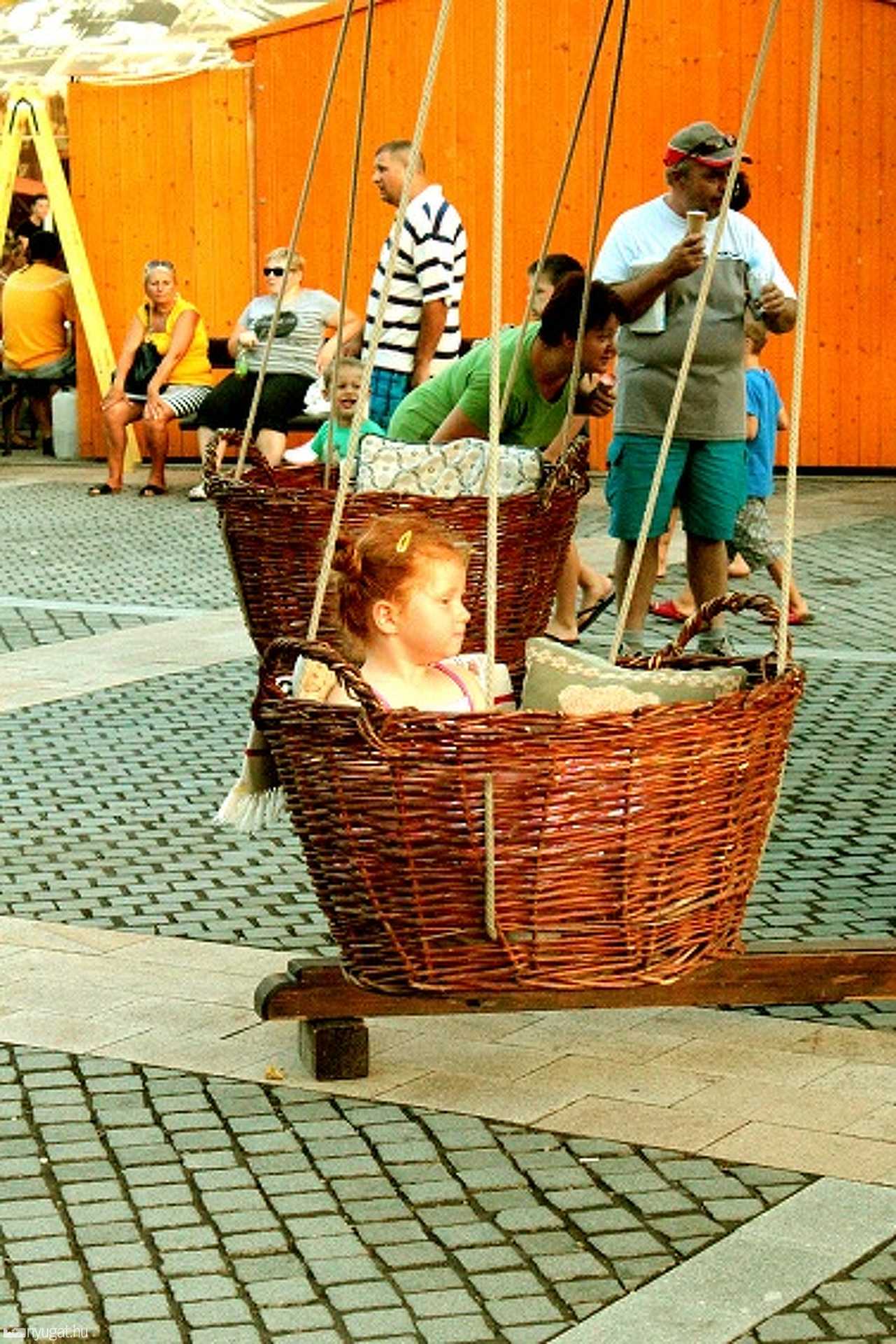 Karneváli fotópályázat 2012. - Tóthová Laura