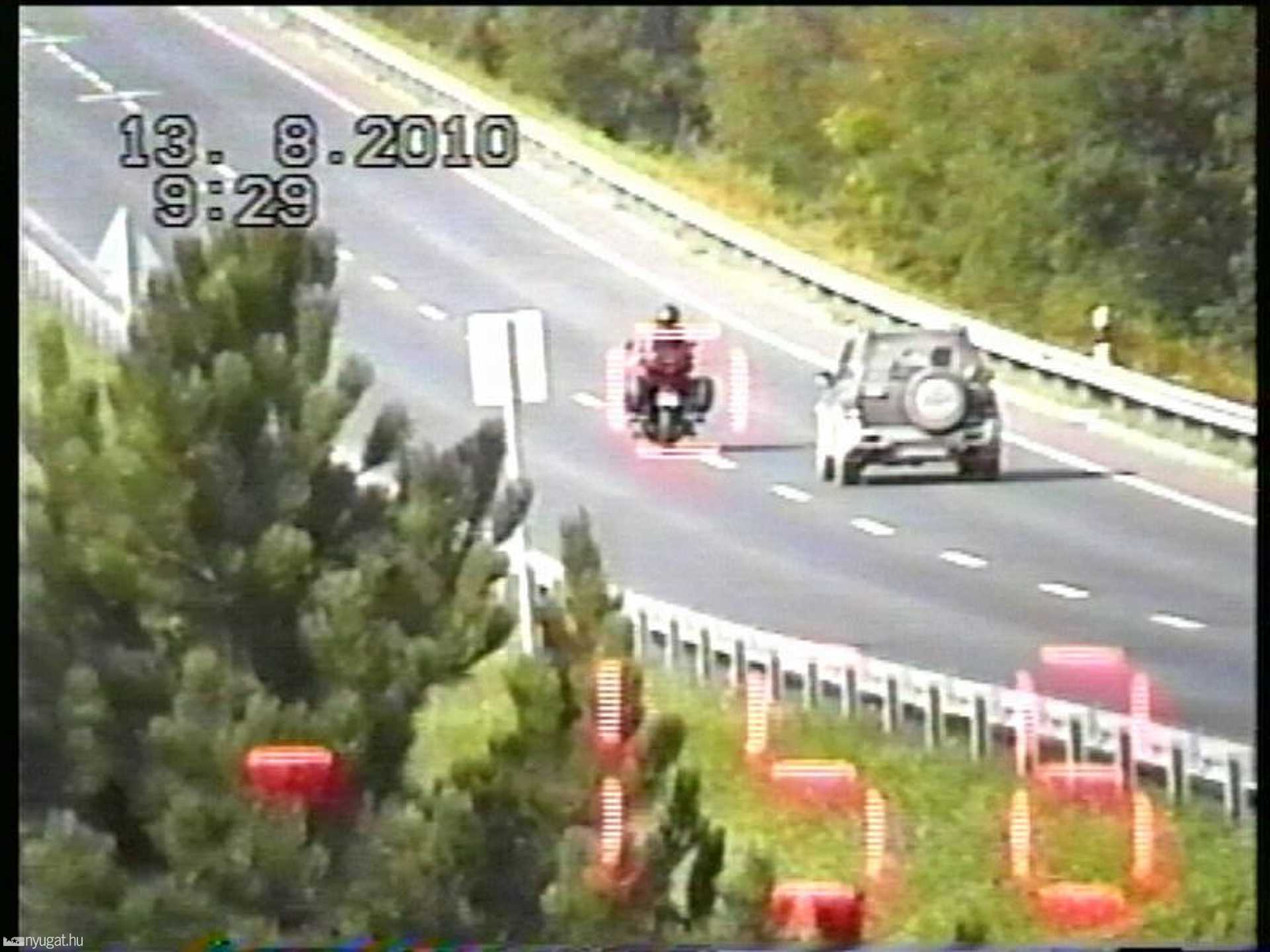 Az ezüstérmes motoros a 8-ason