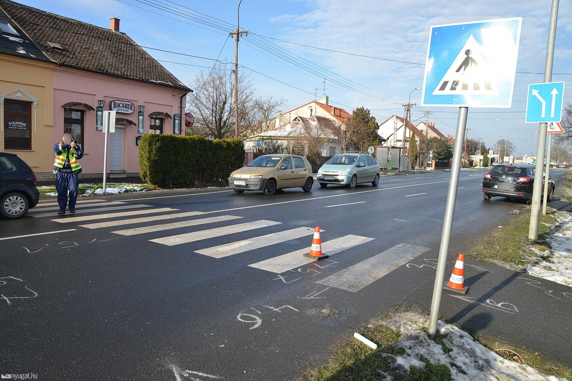Gyalogátkelőhelyen sodorta el az autó a gyalogost Szombathelyen