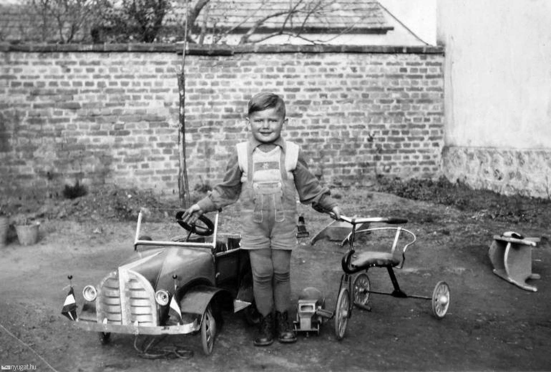 Celldömölk - a büszke tulajdonos, 1952