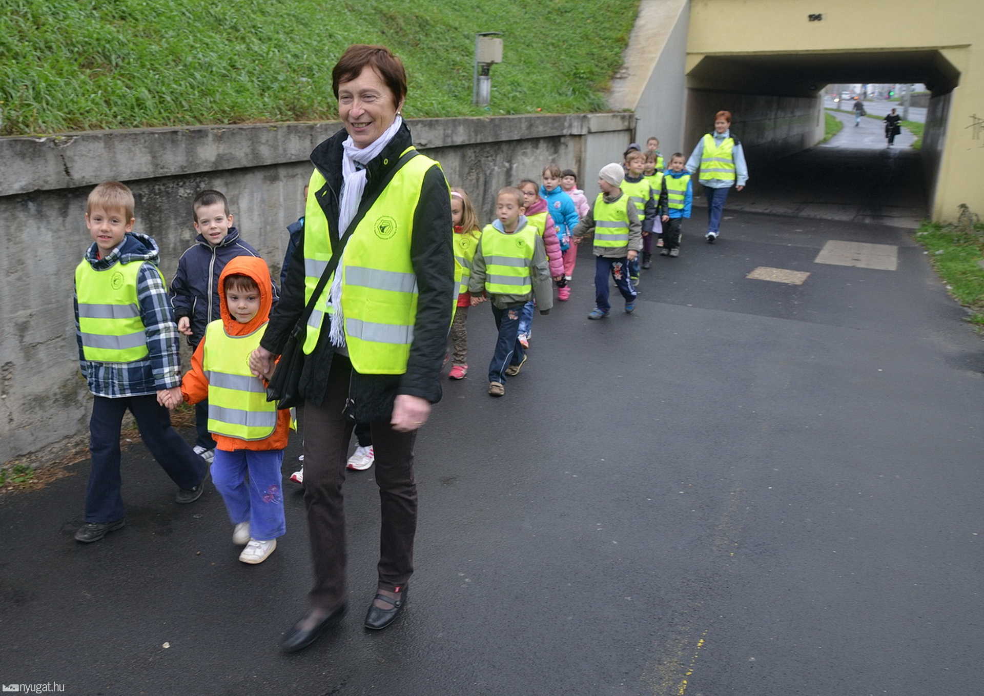 A Vadvirág óvoda gyerekeit messziről láthatják az autósok
