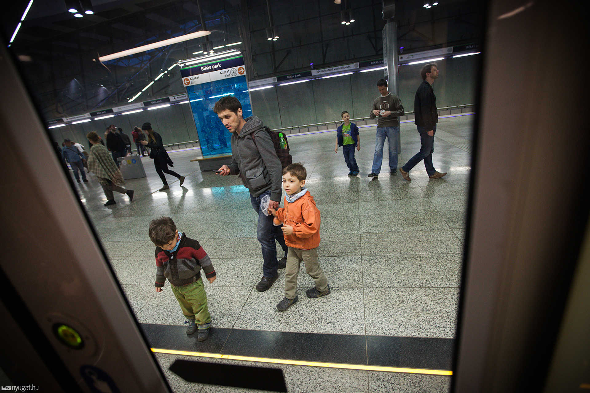 4-es metró az átadás napján