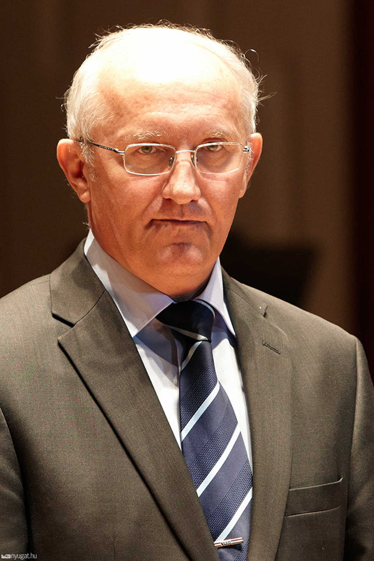 Ávár János