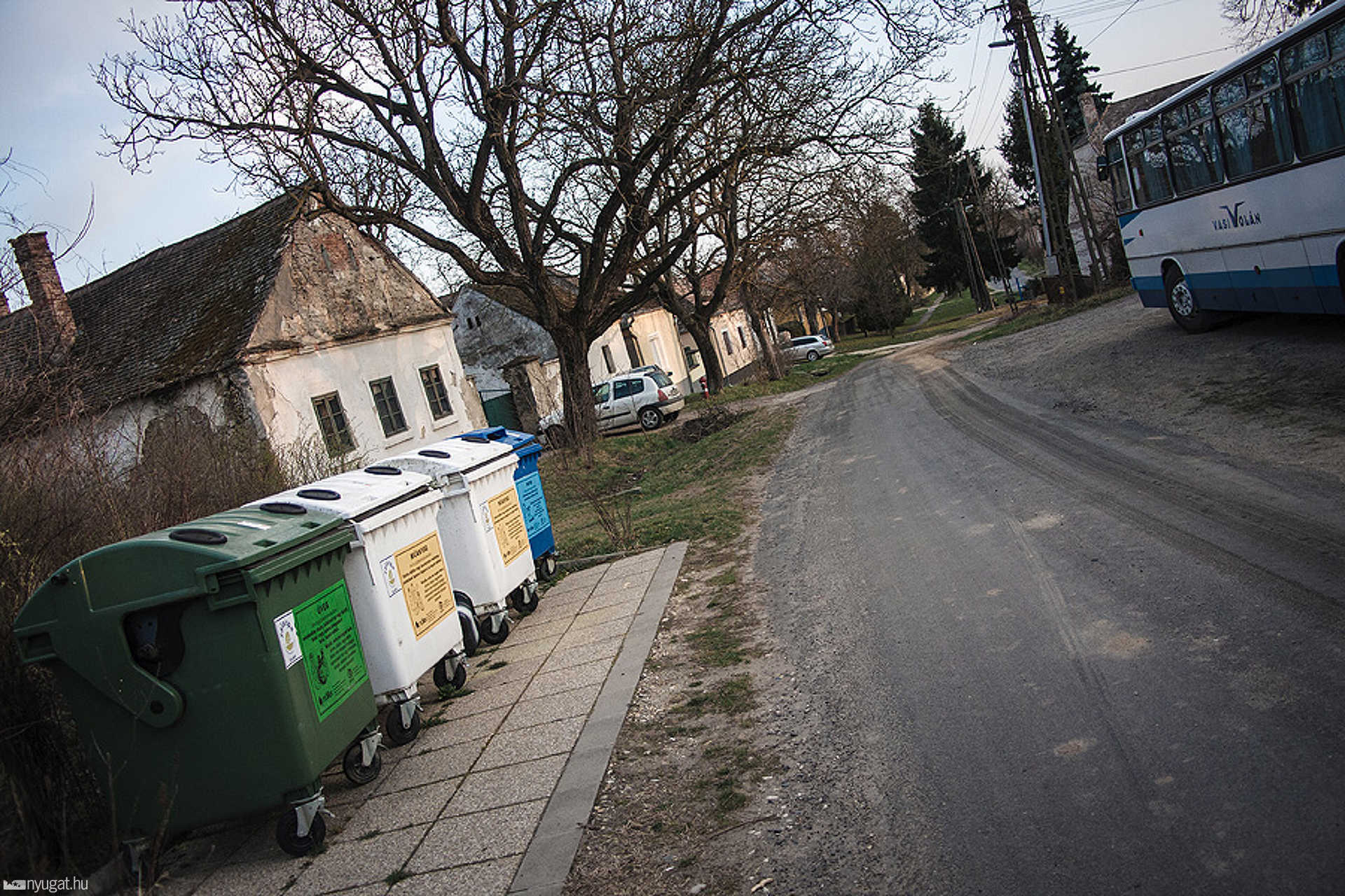 Kissomlyó