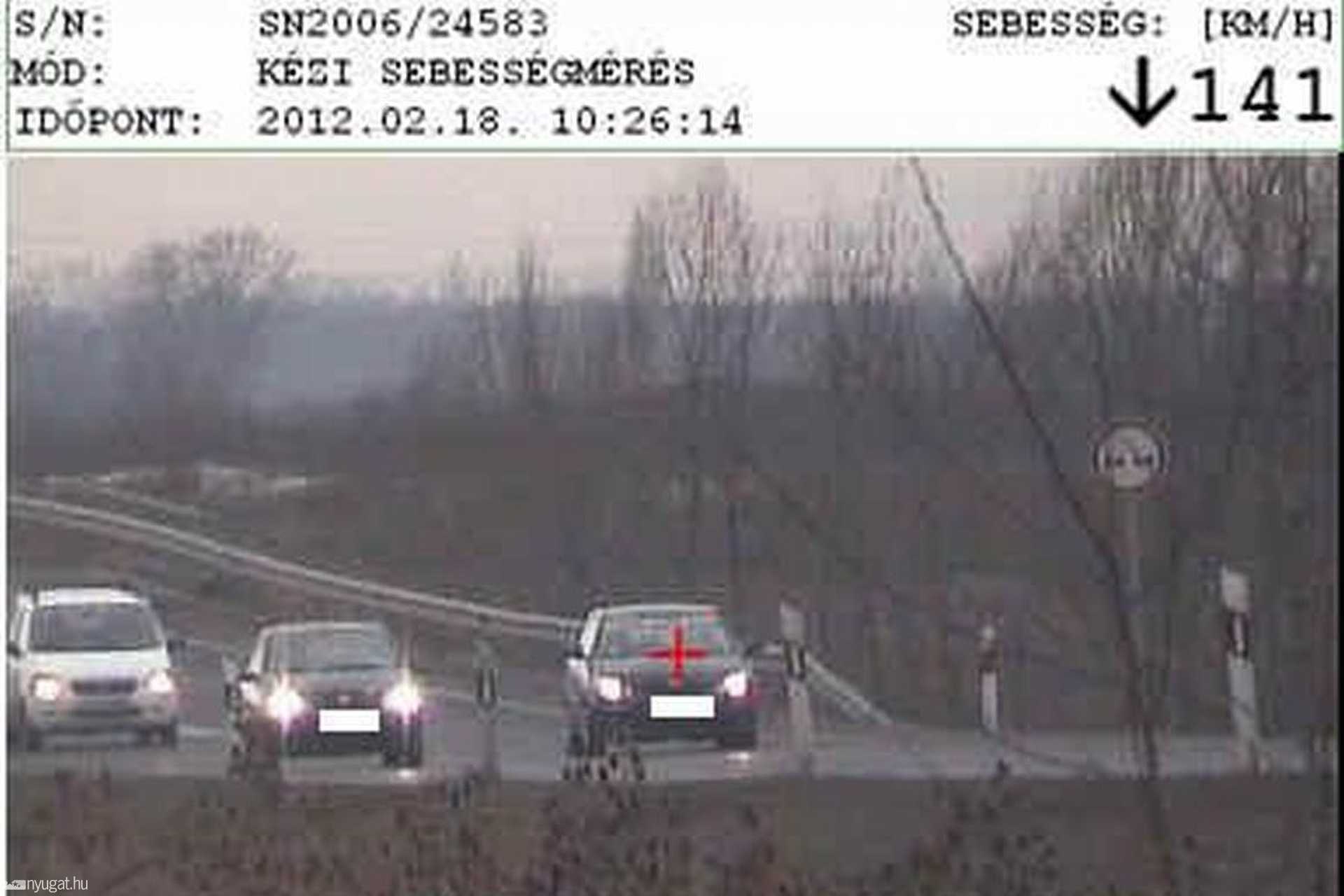 A bronzérmes a 86-oson, Zanatnál
