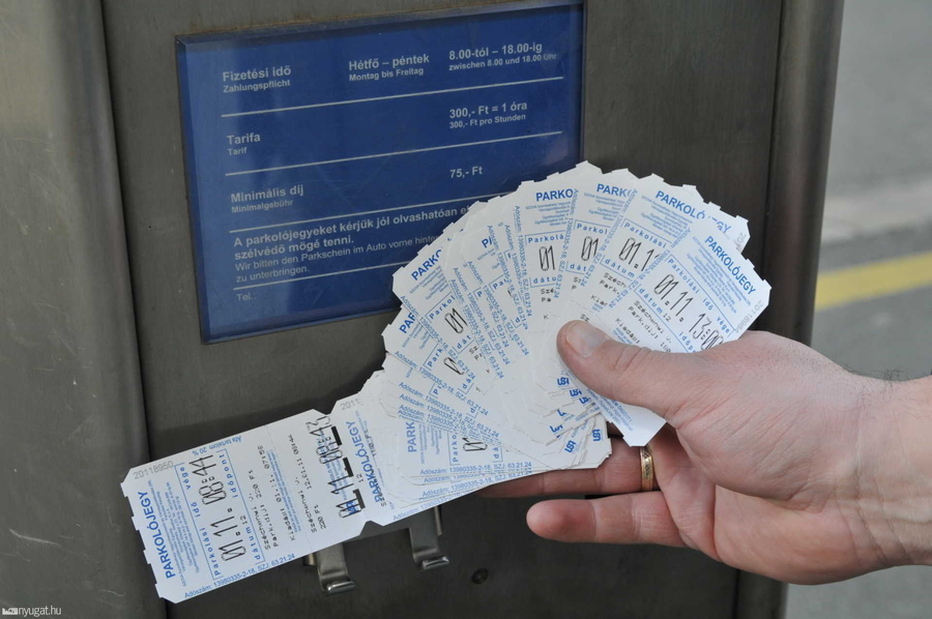 35 darab korábban vásárolt parkolójegyet kapott az autós Szombathelyen 
