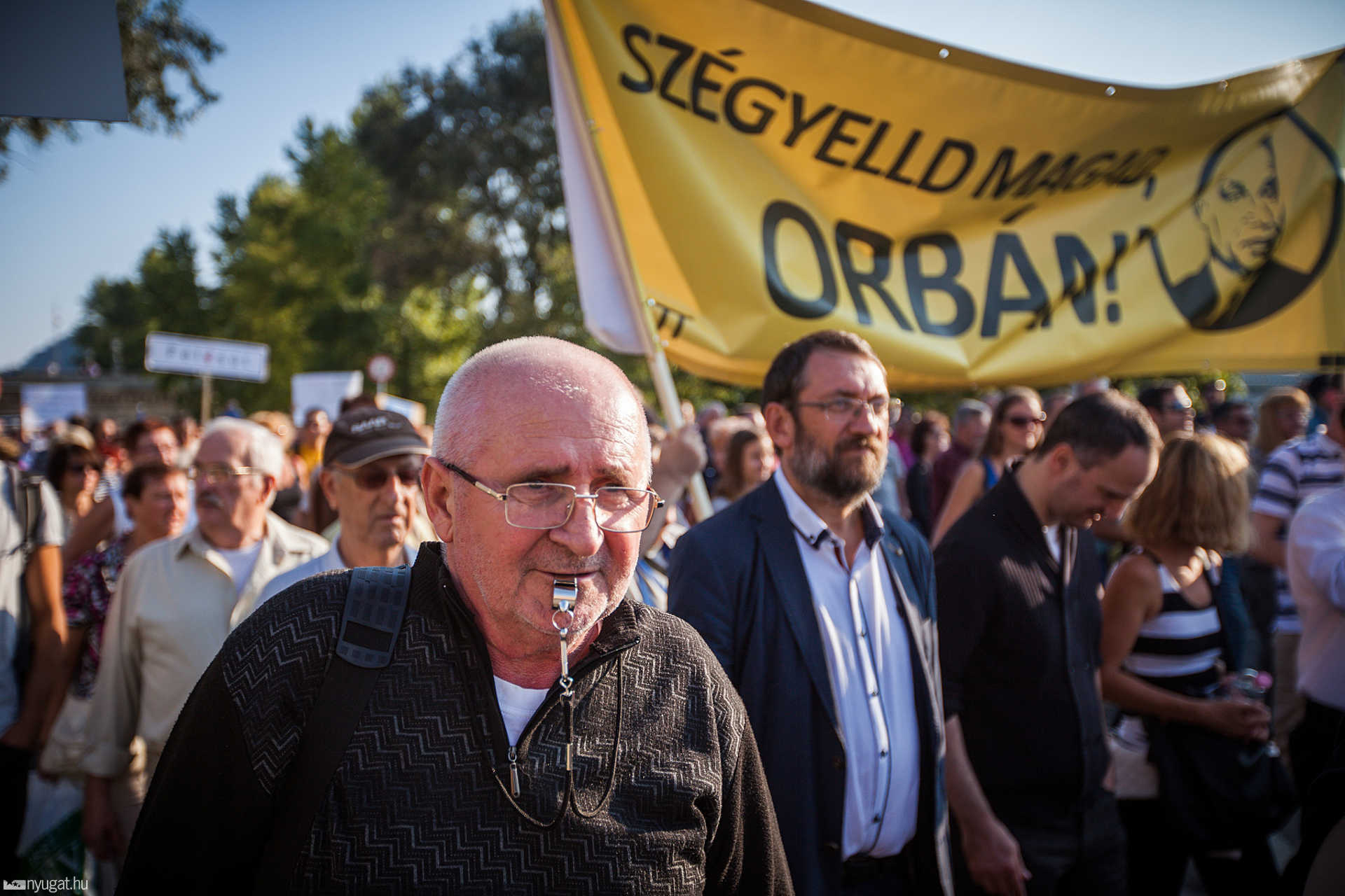 Szégyelld magad, Orbán! Ellenzéki tüntetés Budapesten, 2015. szeptember 13-án Juhász Péter és az Együtt szervezésében