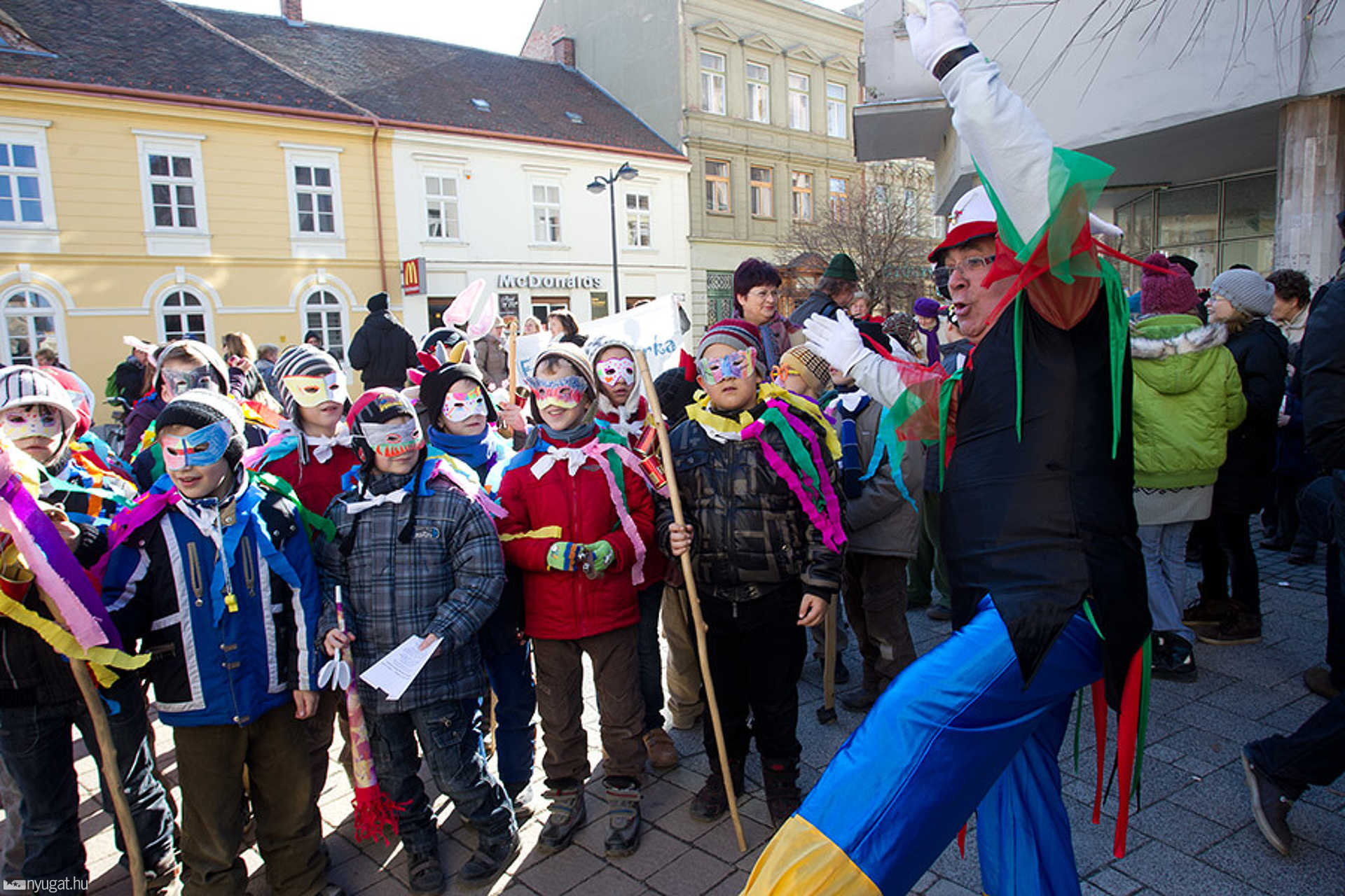 Szombathelyi Farsang farka a Fő téren