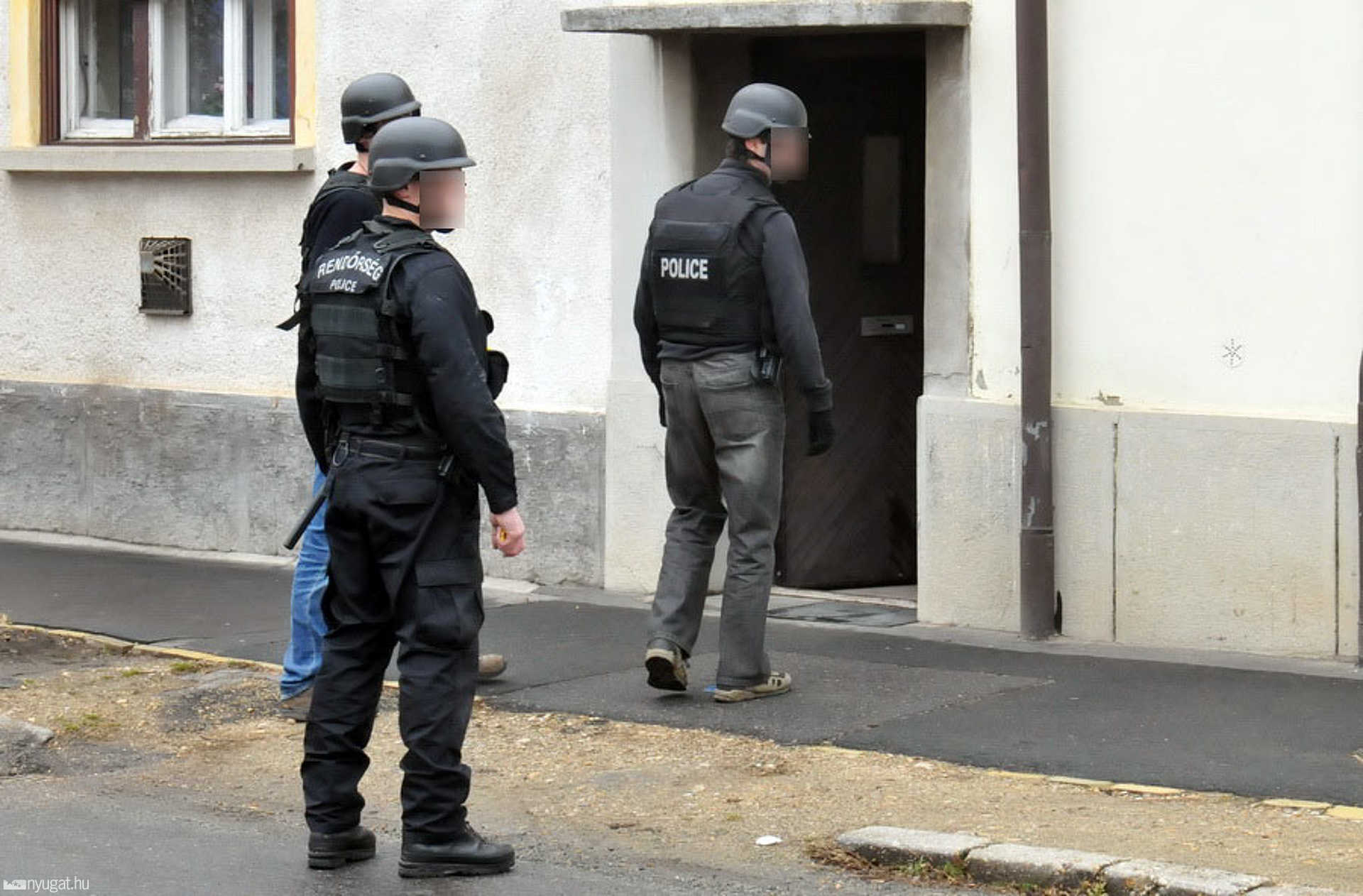 Fenyegetőző férfi miatti rendőri akció Szombathelyen