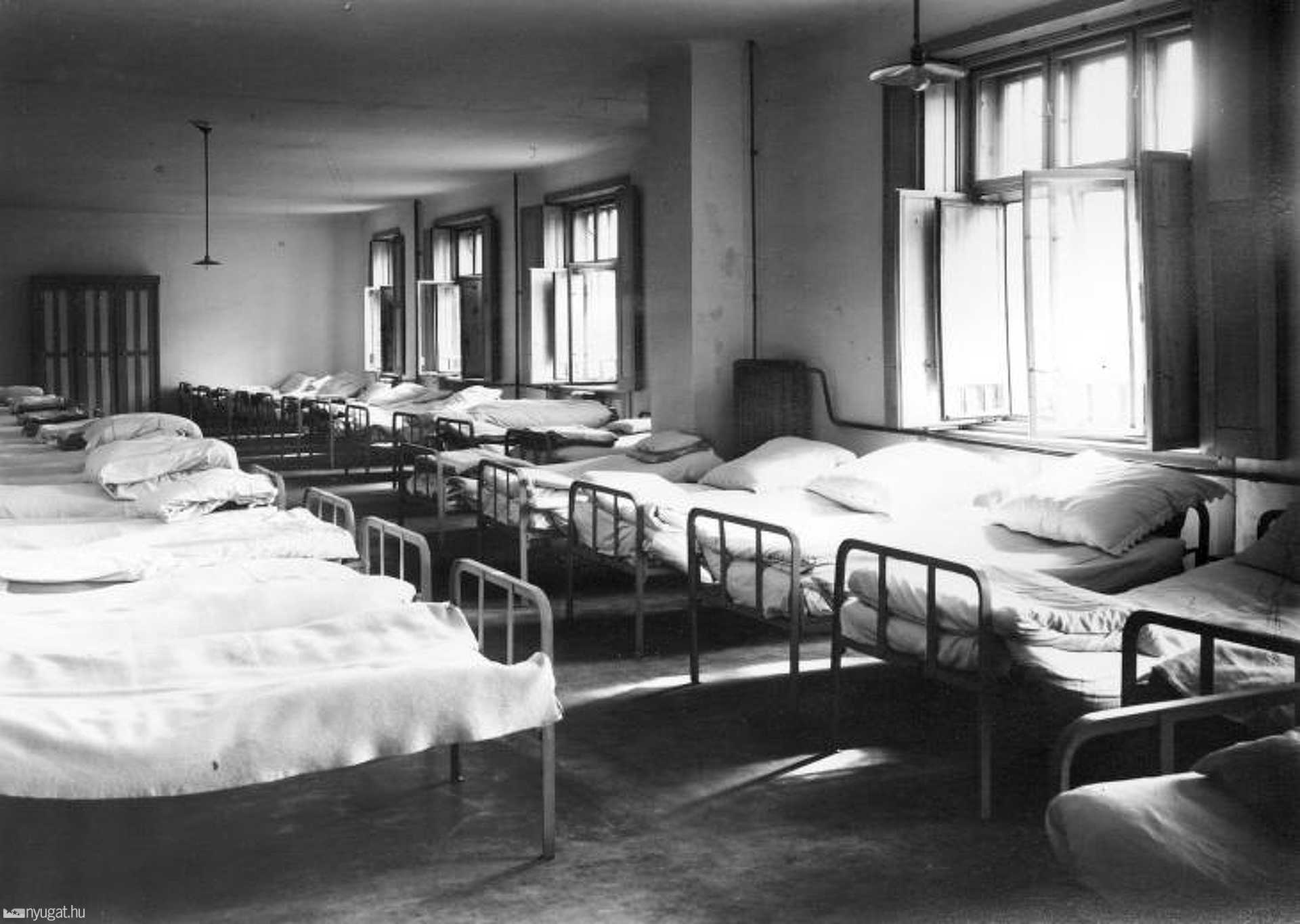 Kőszeg, MÁV Nevelőintézet, hálóterem, 1926.