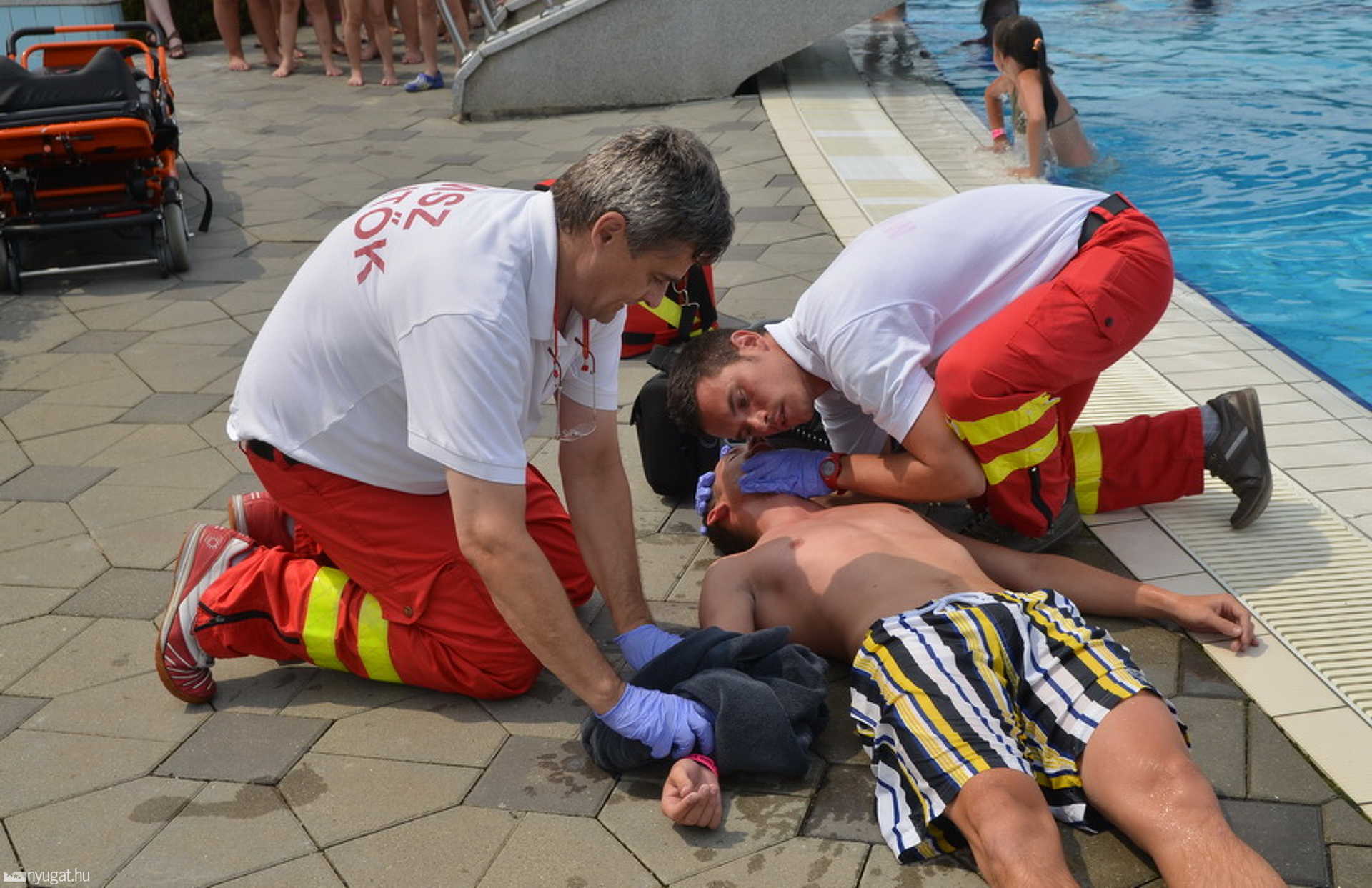 Vízből mentés a szombathelyi Tófürdőn - bemutató