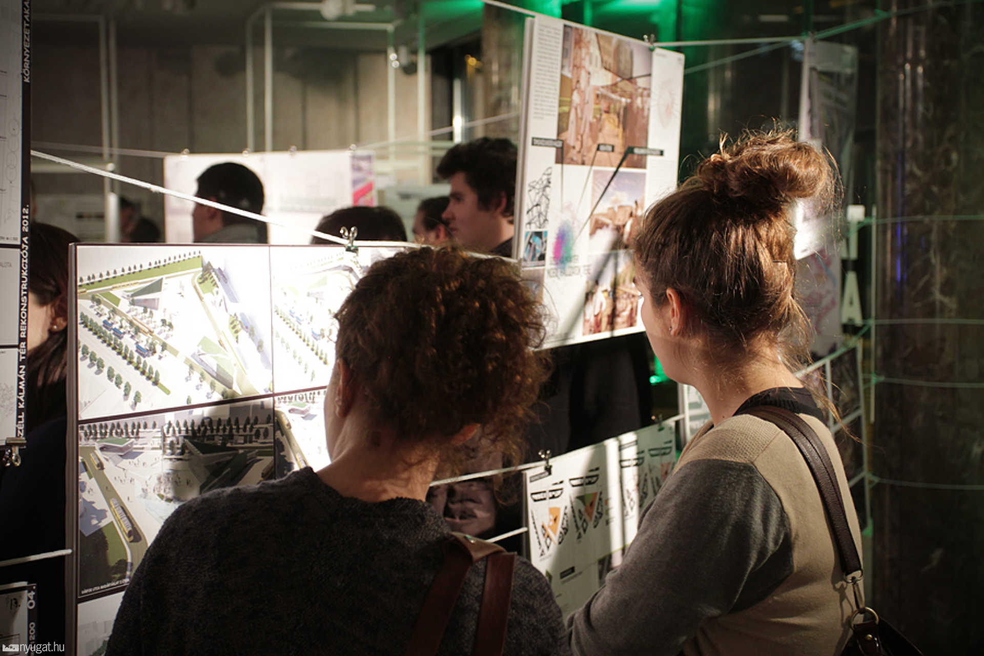 Moszkva tér filmvetítés & házibuli a Design Terminálban