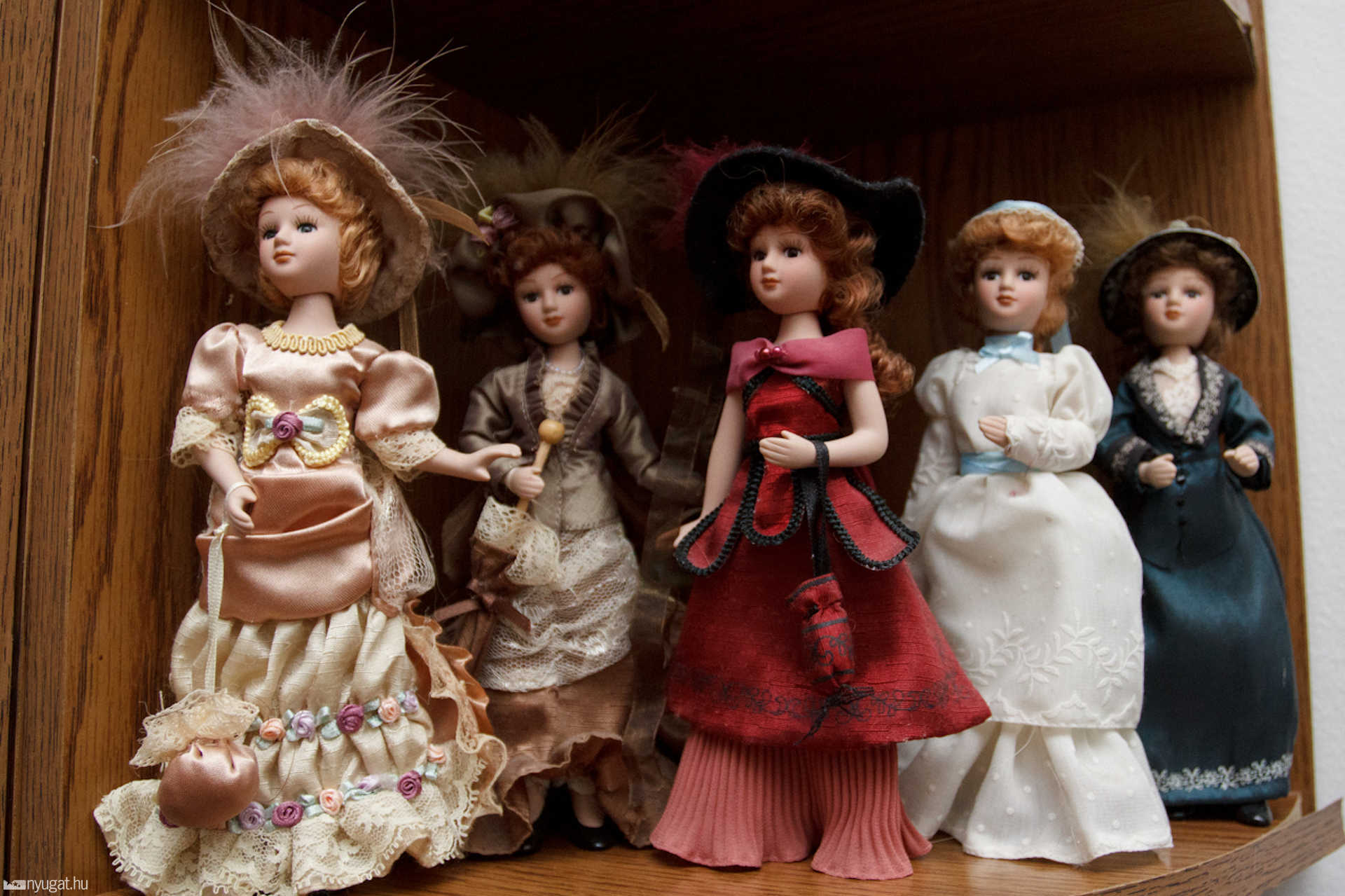 Tóth Erika és porcelánbaba-gyűjteménye