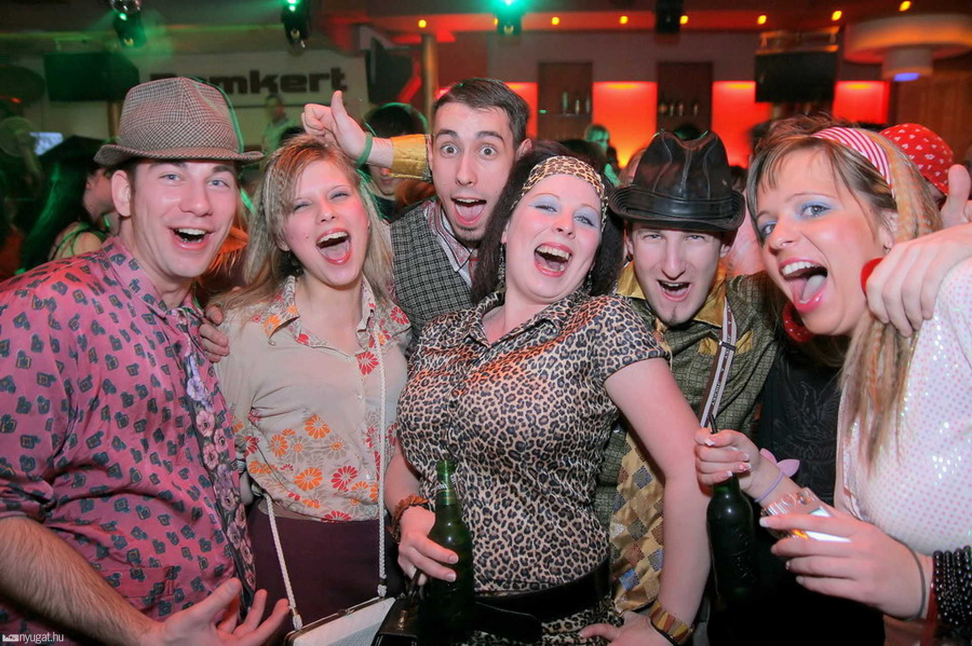 Giccsparty a Romkertben