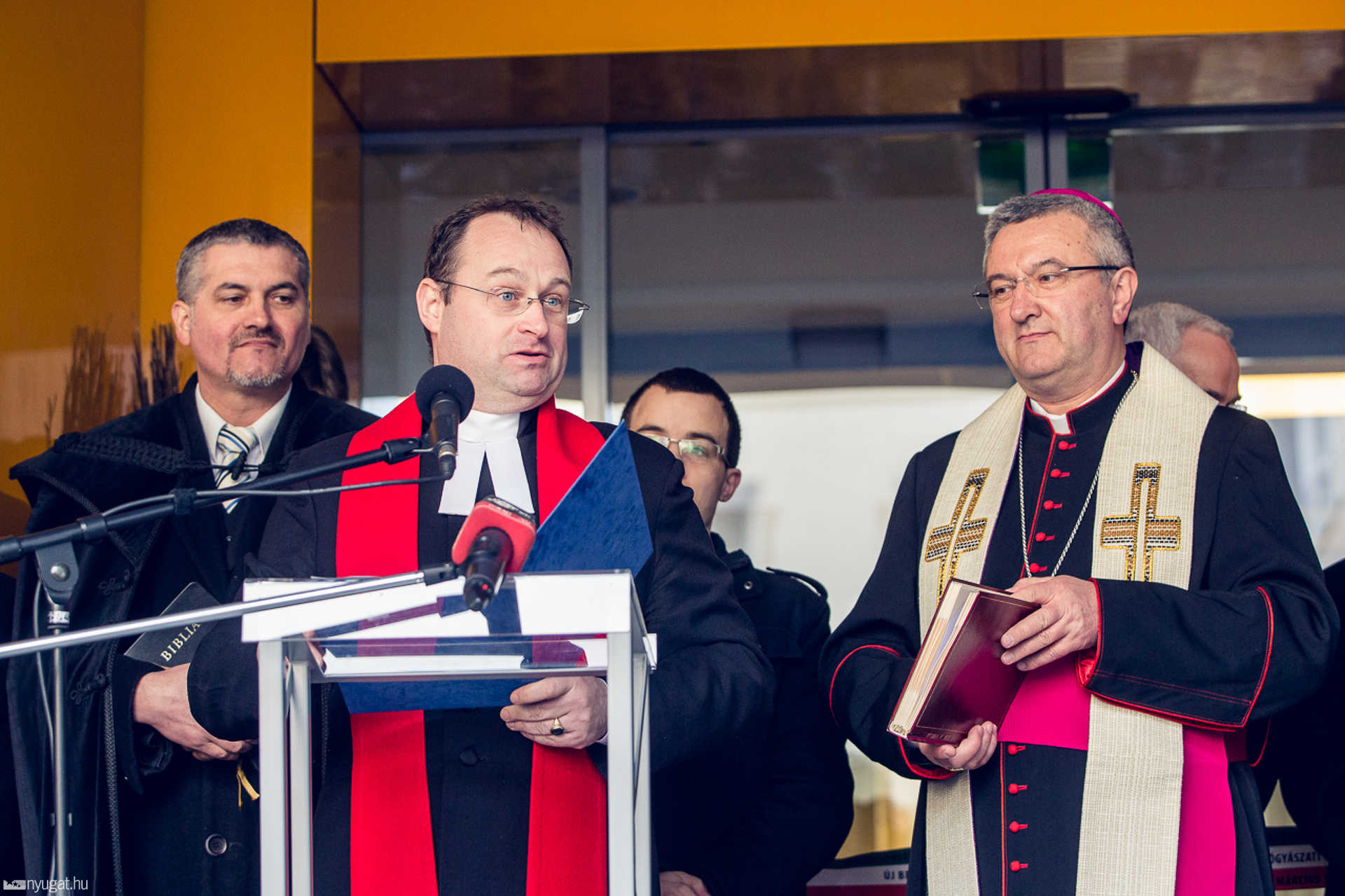 Átadták az új belgyógyászati tömböt