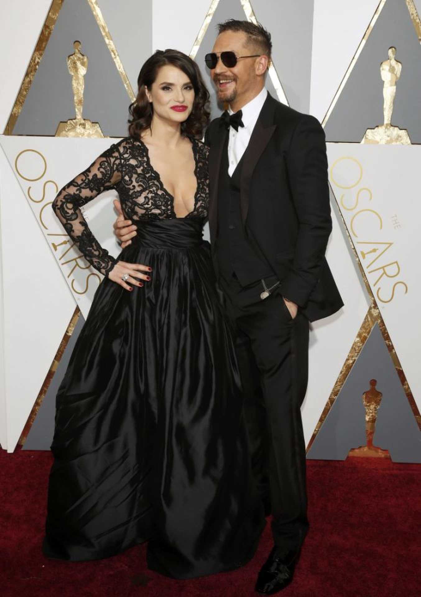 Tom Hardy és Charlotte Riley a vörös szőnyegen
