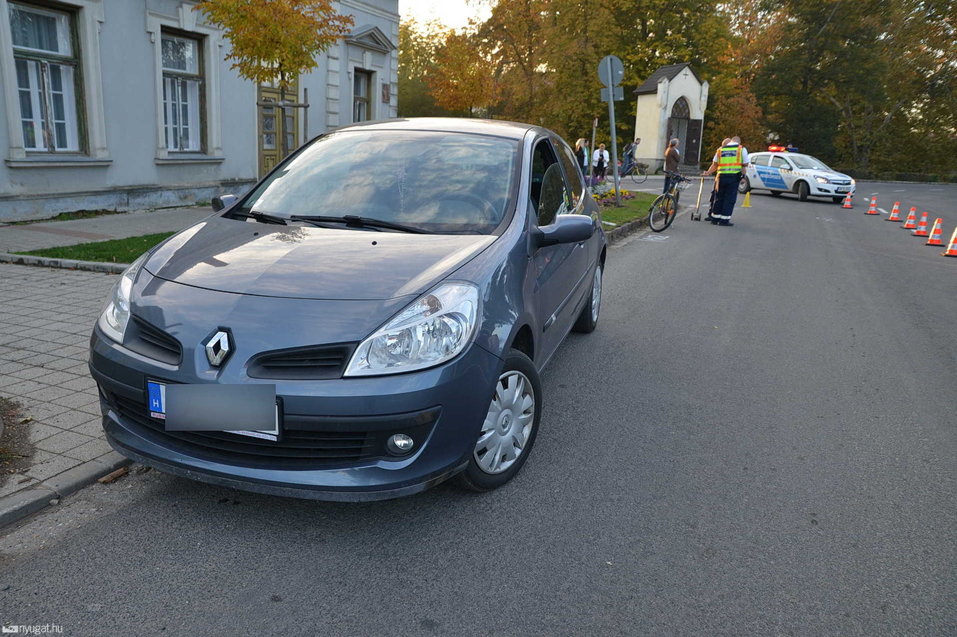 Szabályosan közlekedő kerékpárost ütött el egy Renault Sárváron