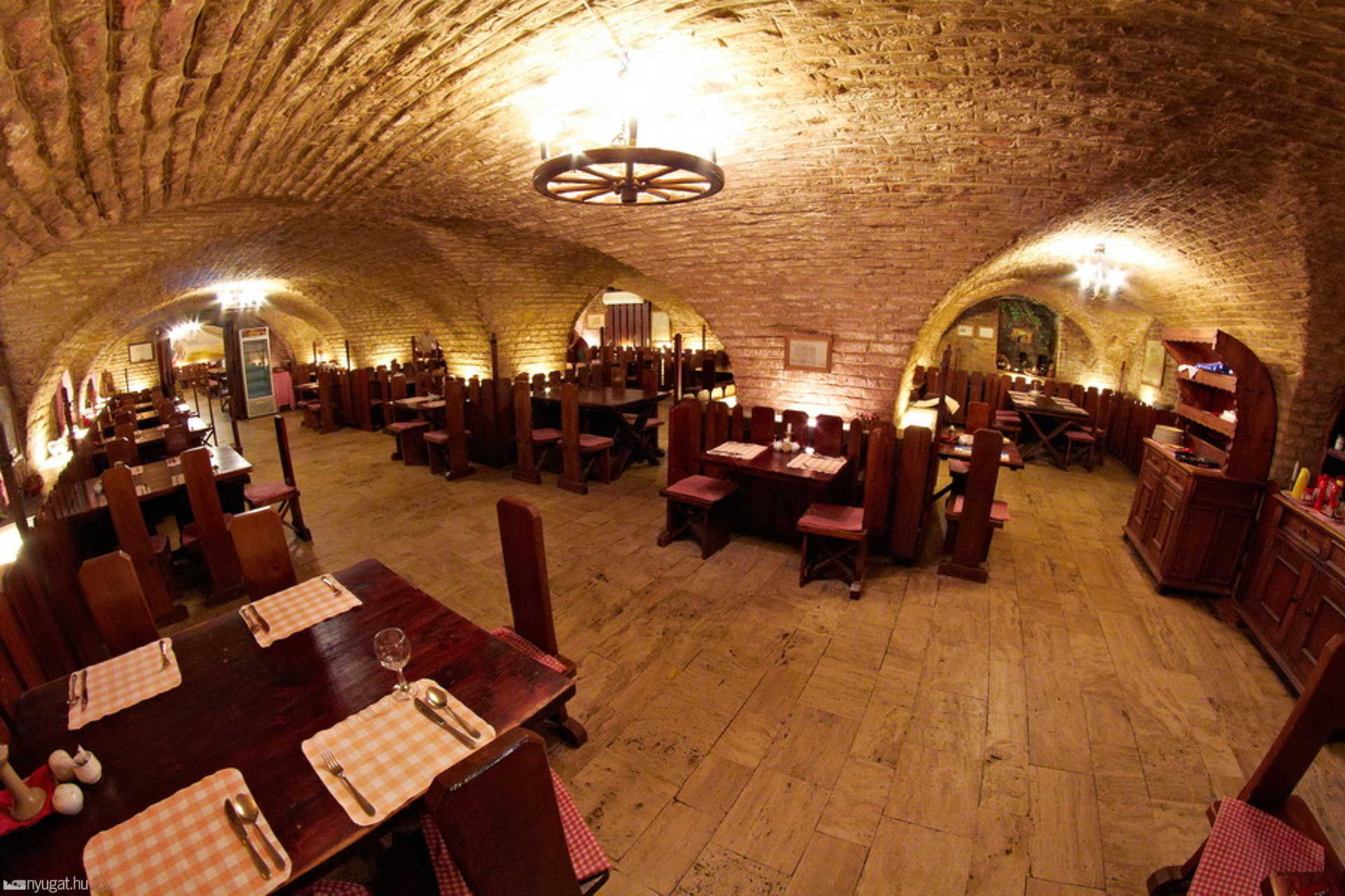 Gödör Étterem