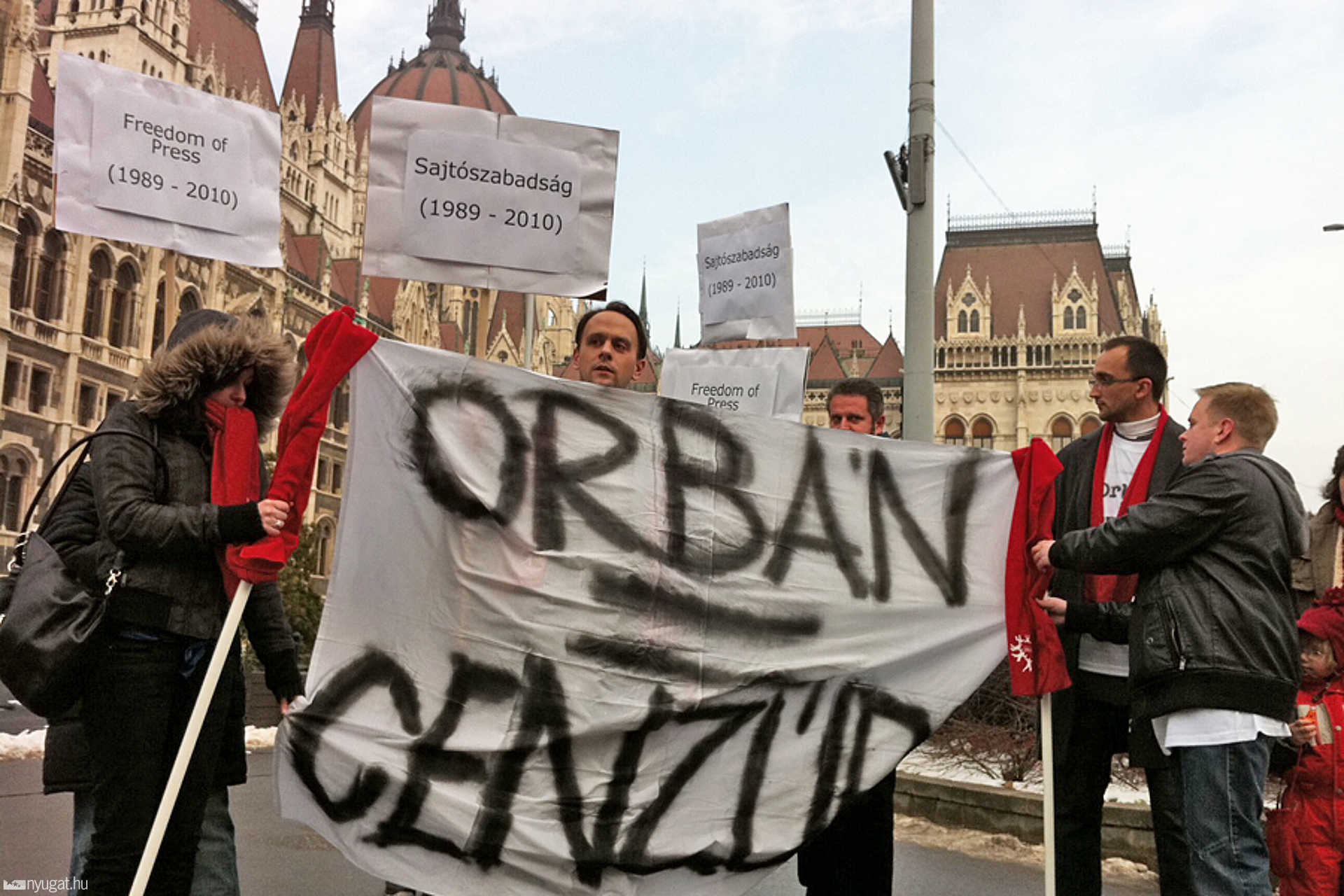 Az Orbáni diktatúra ellen tiltakozott a Societas