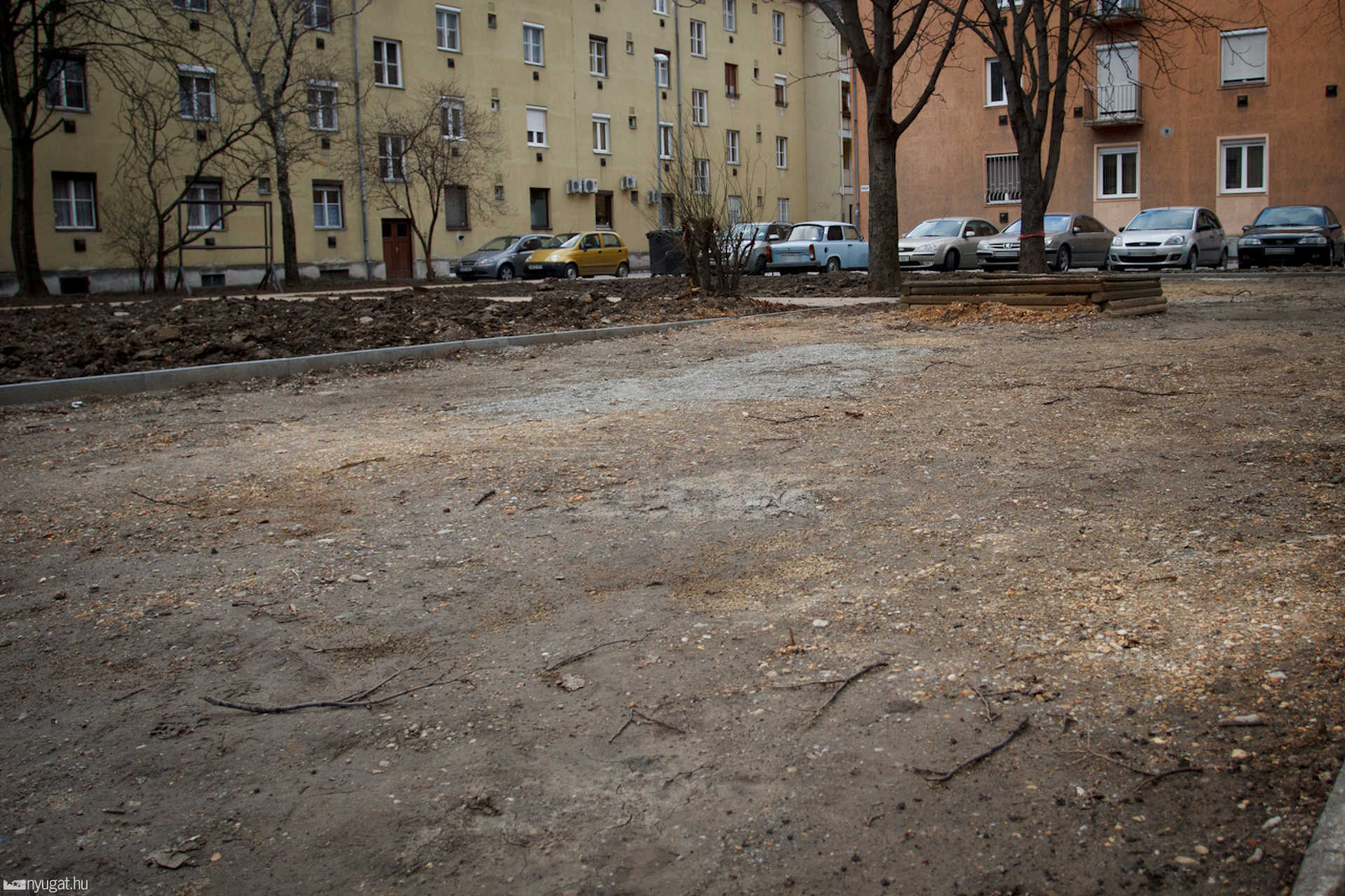 Savaria tér mögötti tömbbelső