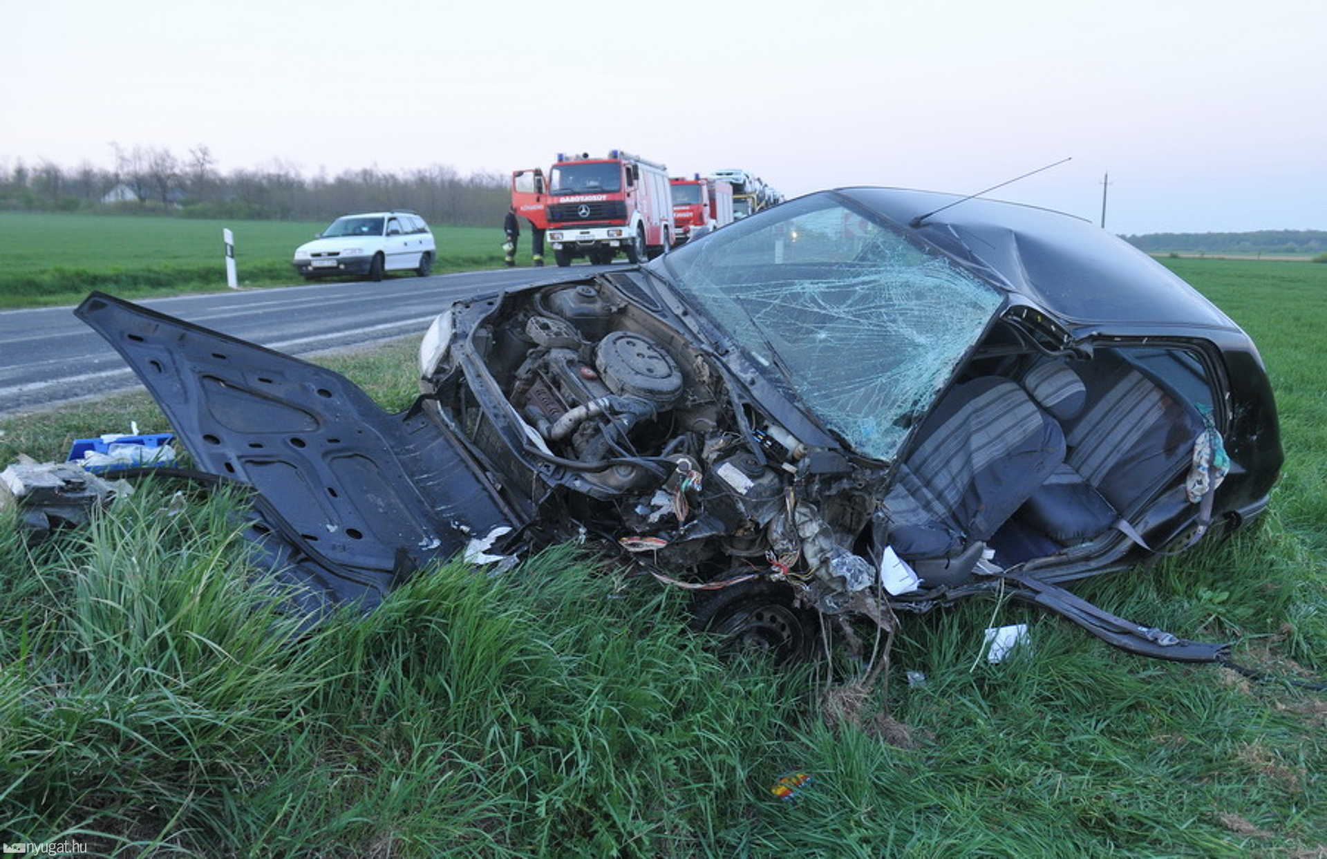 Kéthalálos baleset a 86-os úton, a nagykölkedi elágazó közelében