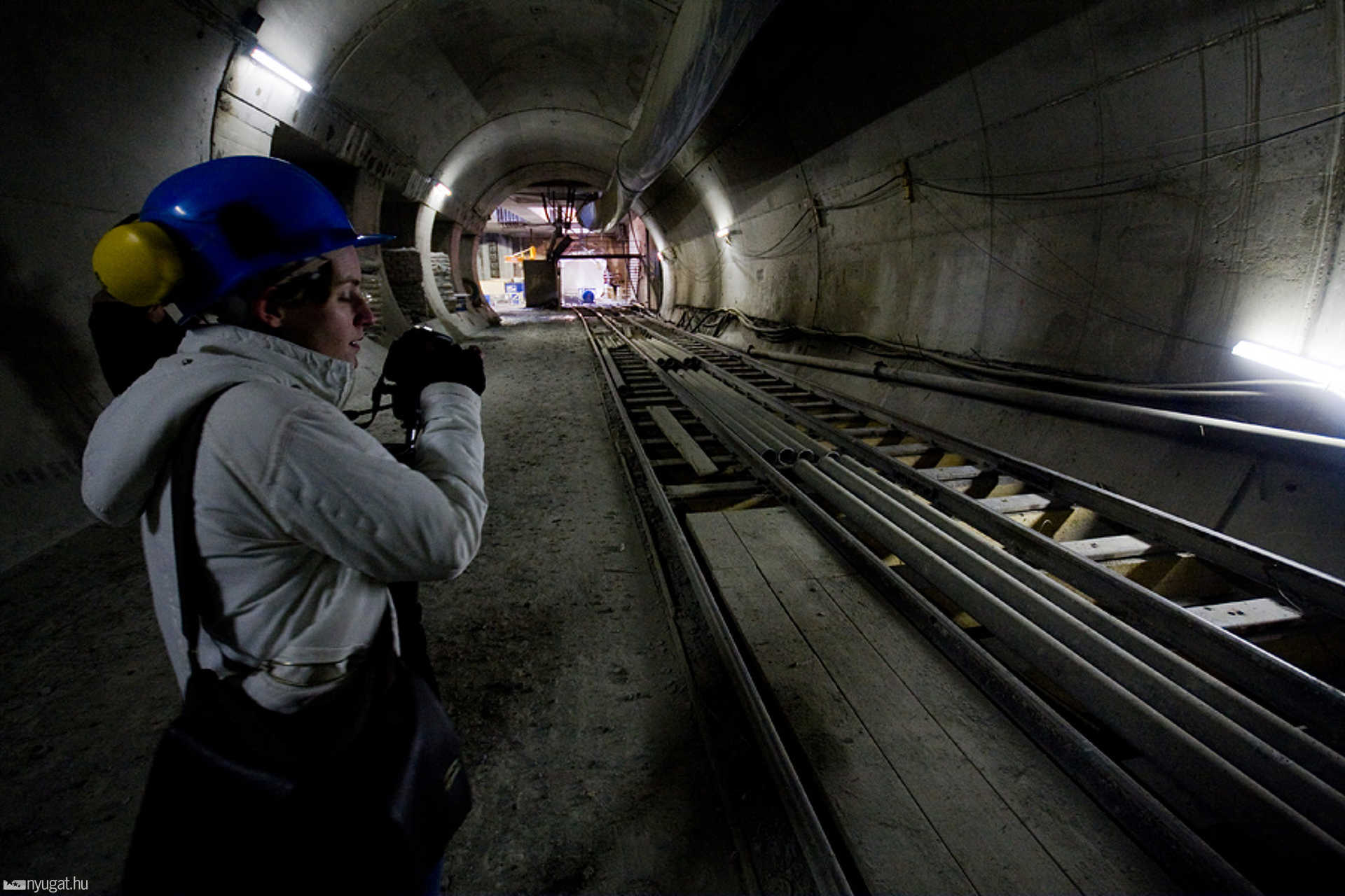 Fotótúra a 4-es metró alagútjában