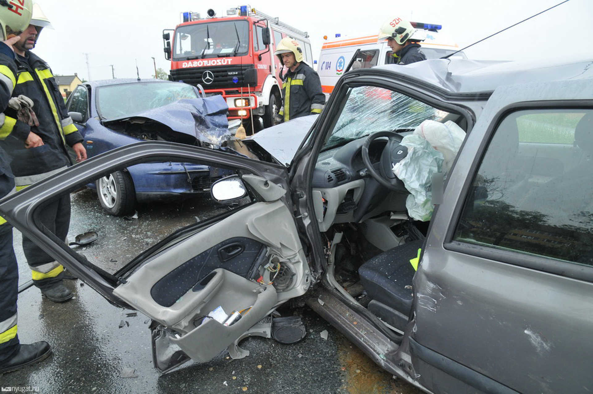 Frontális baleset Tanakajd közelében, a 87-es főúton