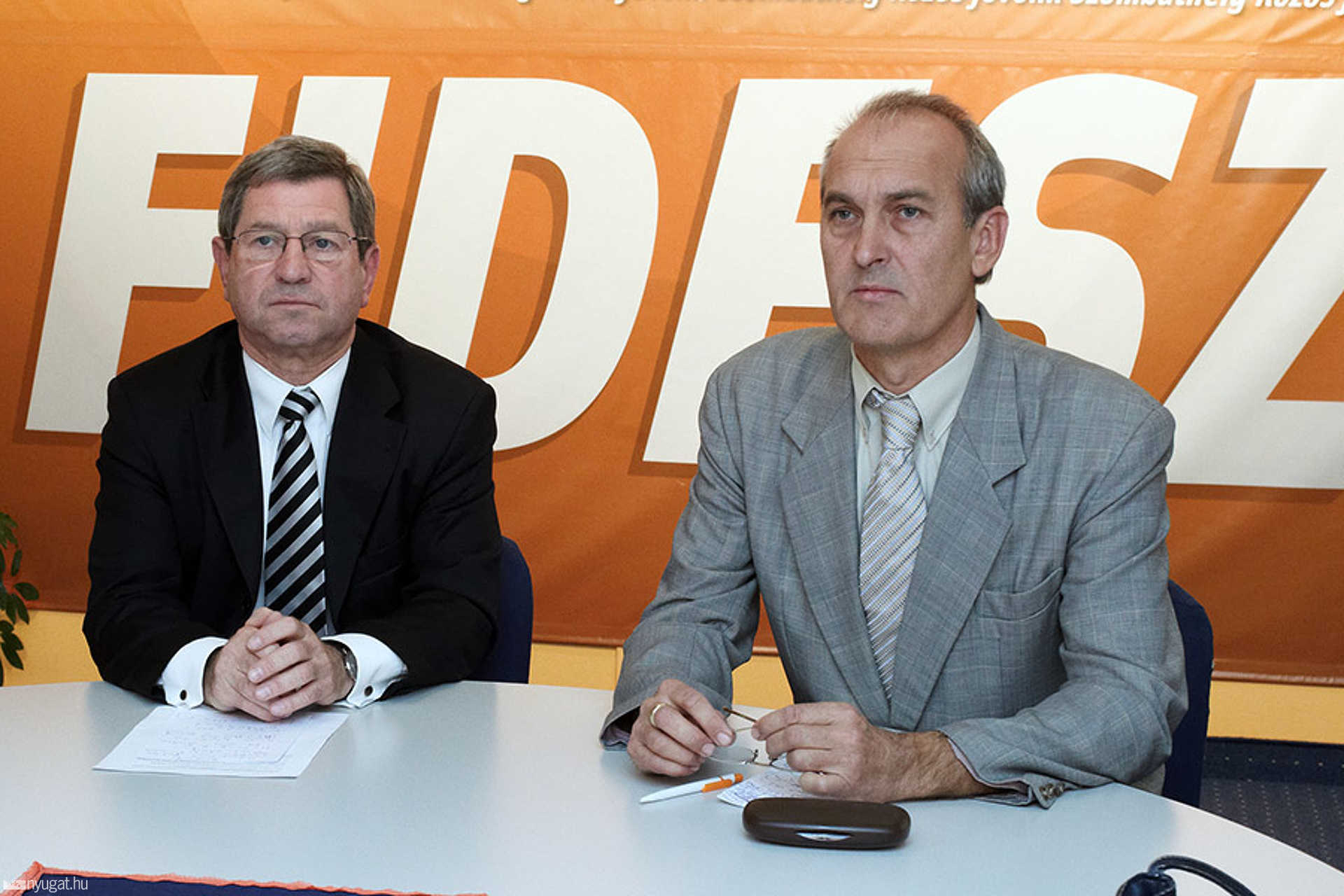 Puskás Tivadar és Harangozó Bertalan sajtótájékoztatója